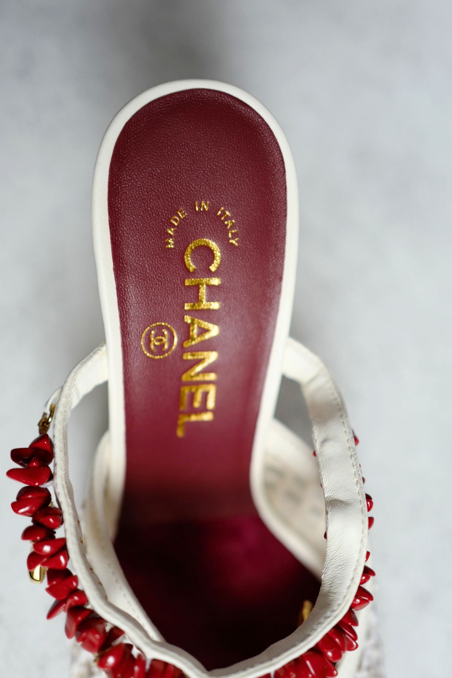 Chanel 26M Coco Beach Mules Ivory Mesh/Cotton/Lambskin/Resin/Metal Size 38