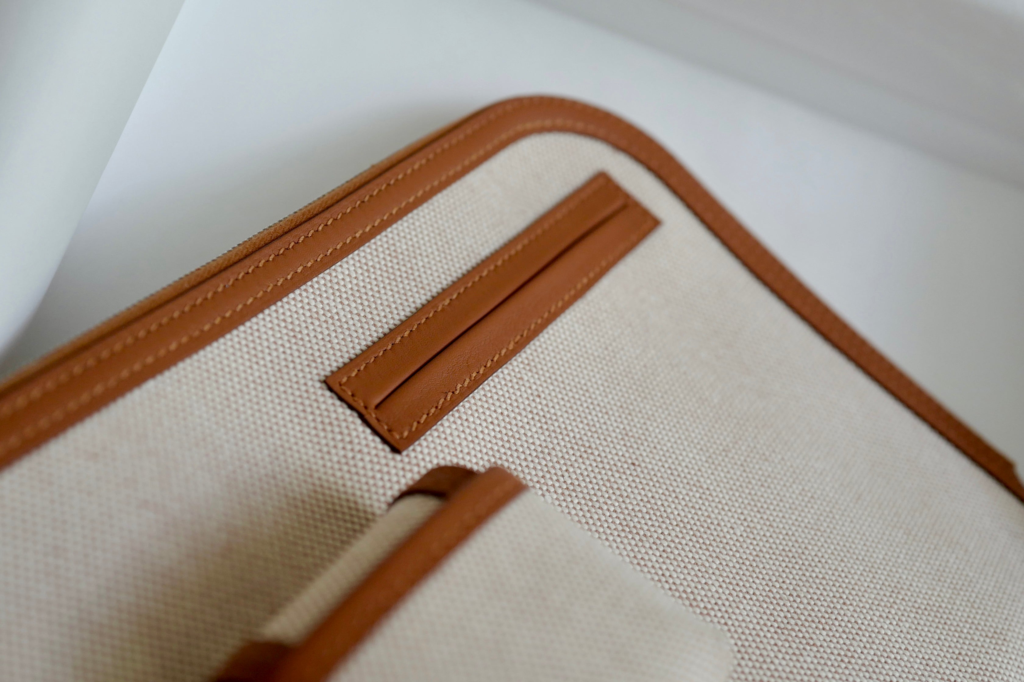 BNIB Hermès H Swift Canvas Cargo Travel Pouch in Ecru-Gold with Palladium HW