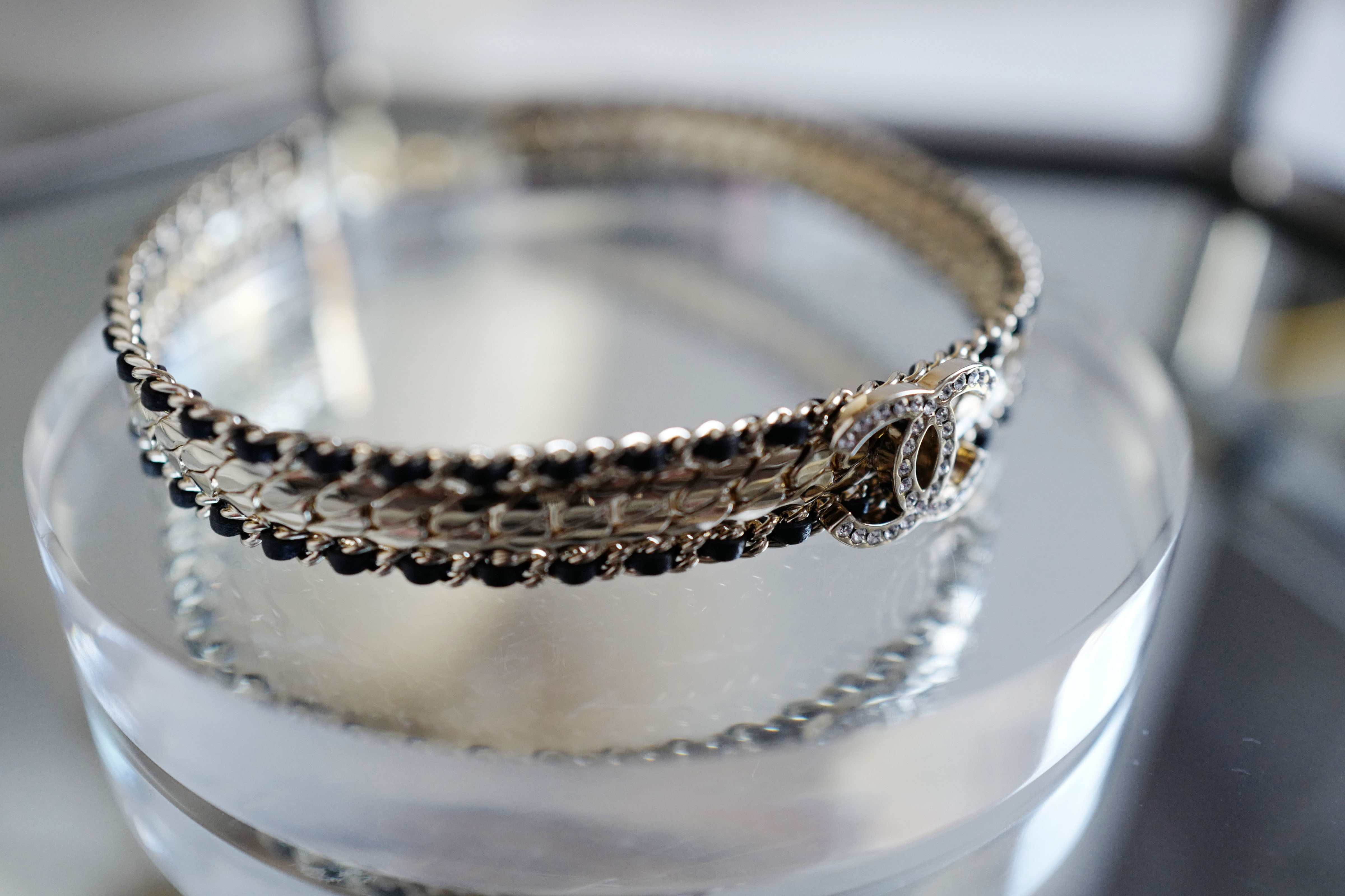 NEW Chanel Fall/Winter 2024/25 Collection Black/Gold Choker Necklace Crystals CC