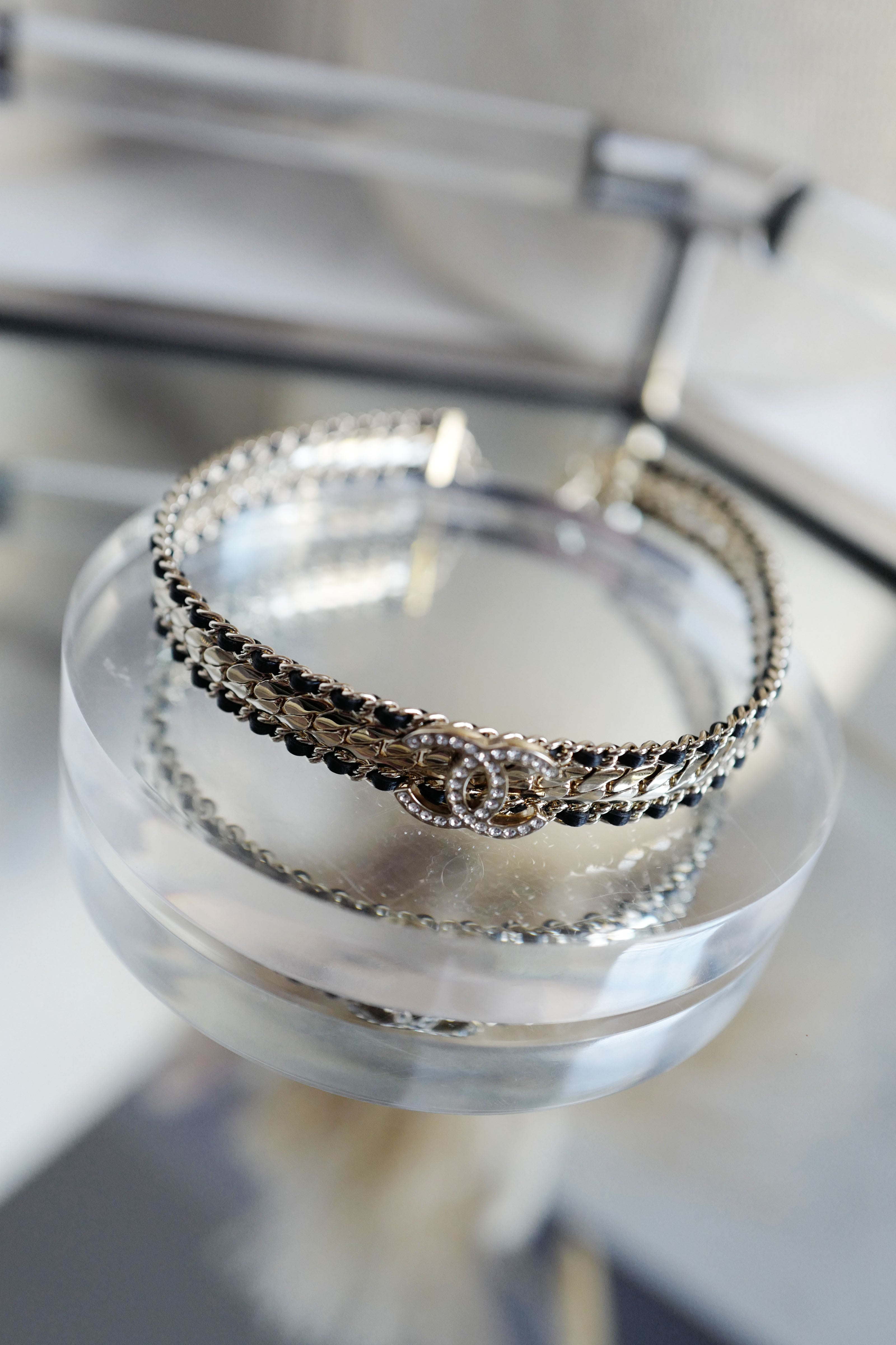 NEW Chanel Fall/Winter 2024/25 Collection Black/Gold Choker Necklace Crystals CC