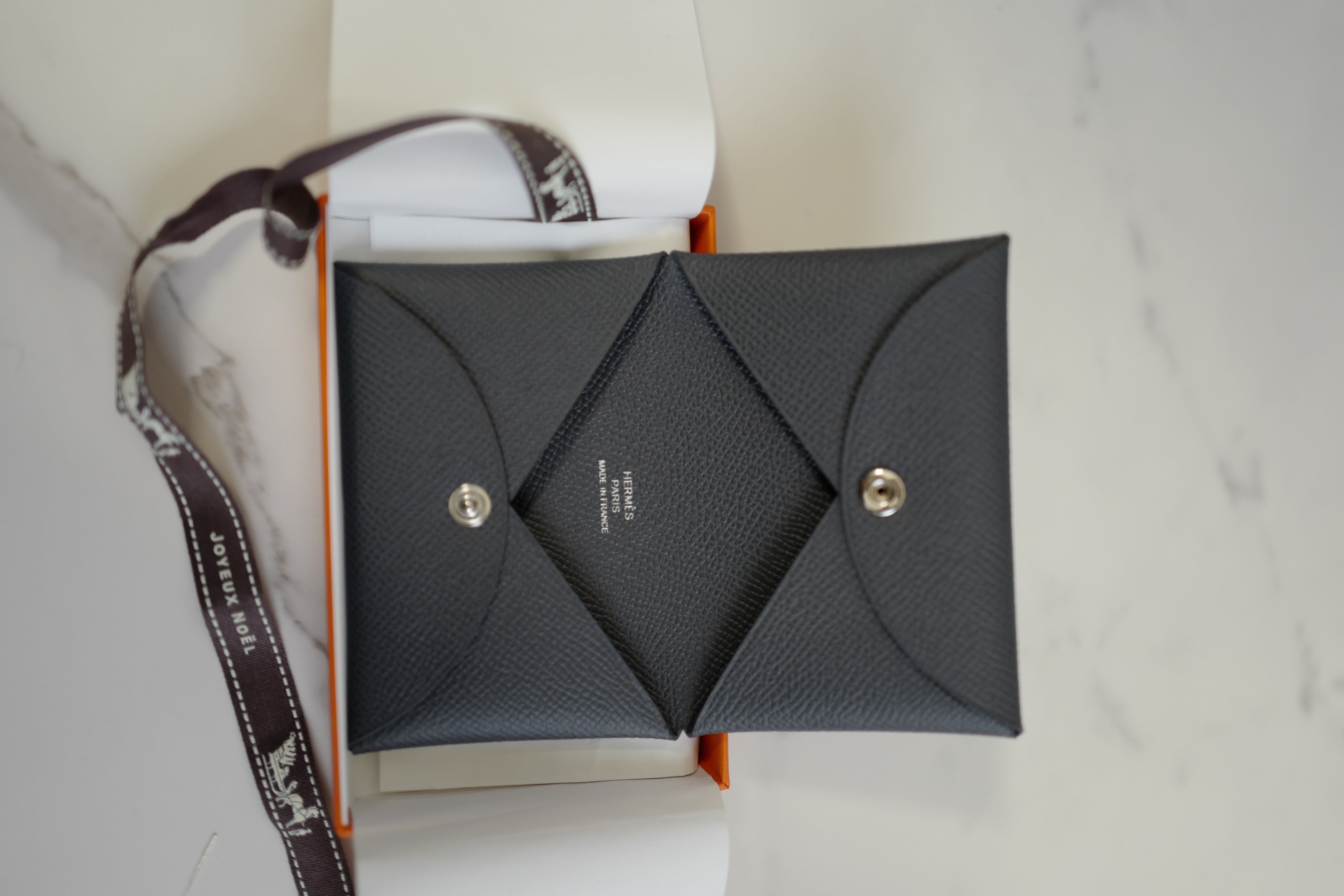BNIB Hermes Calvi Duo in Gris Misty Epsom Leather Card Holder PHW