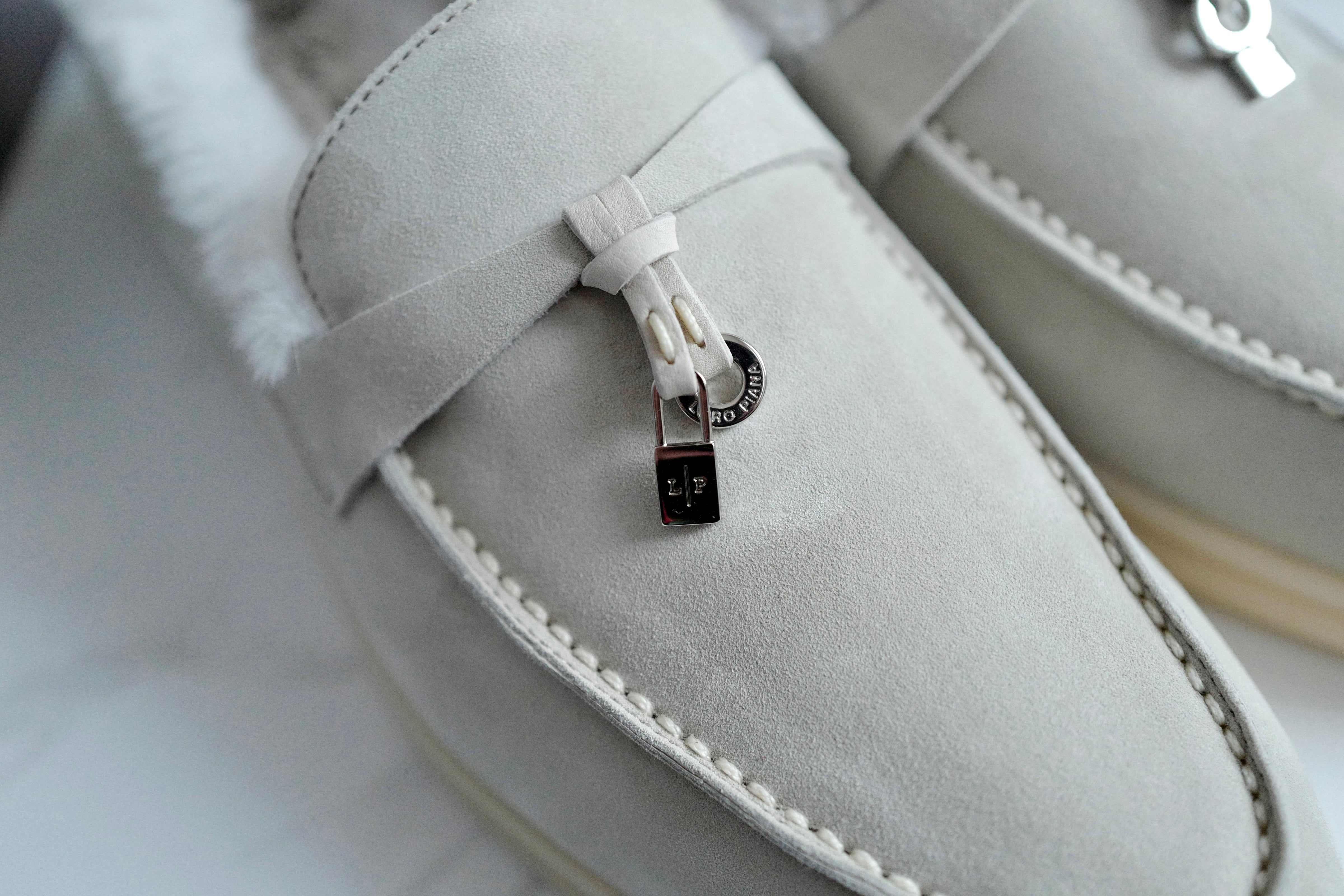 BNIB Loro Piana Summer Charms Walk Loafers In Shearling Powder Pearl size 37.5