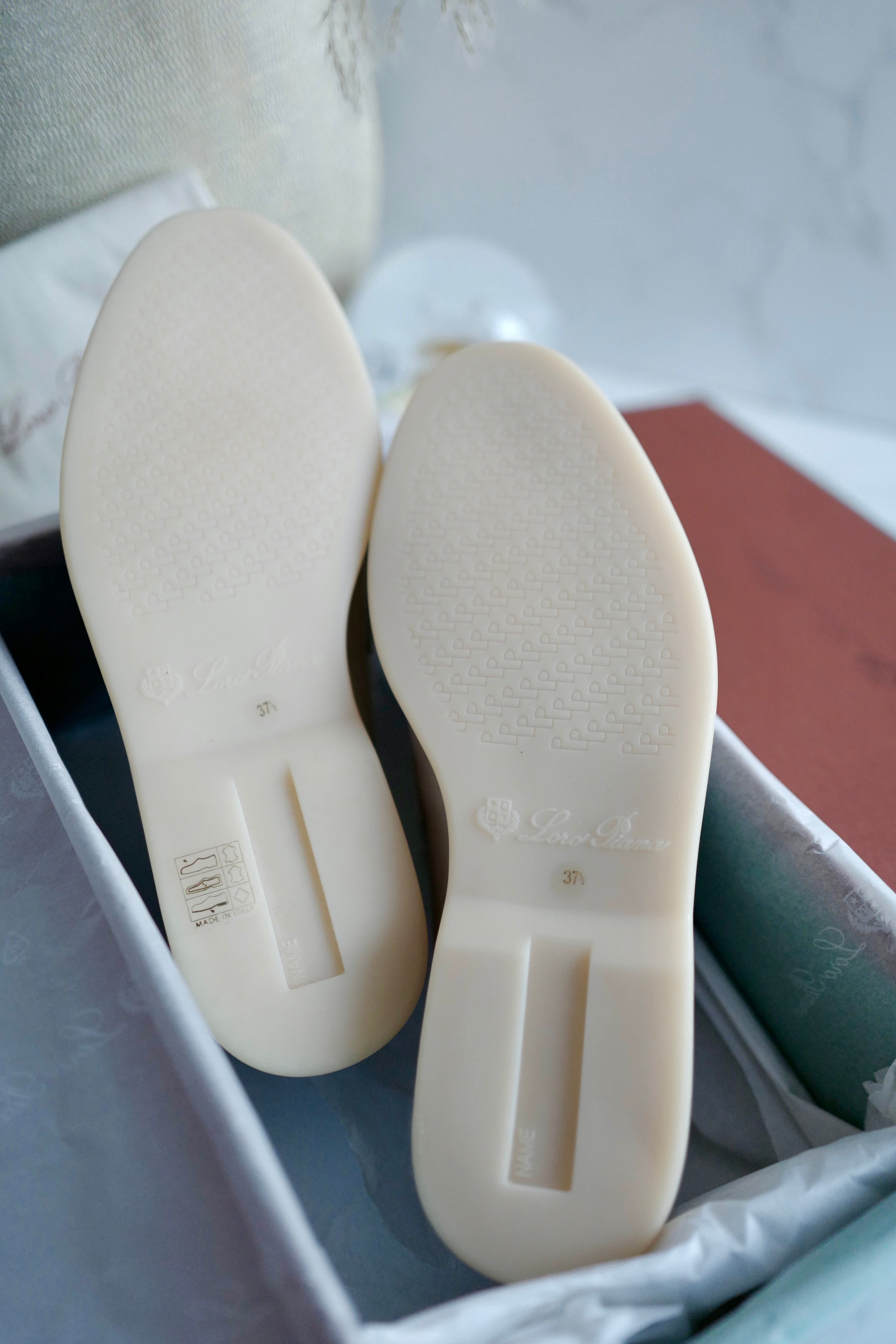 BNIB Loro Piana Summer Charms Walk Loafers In Shearling Powder Pearl size 37.5