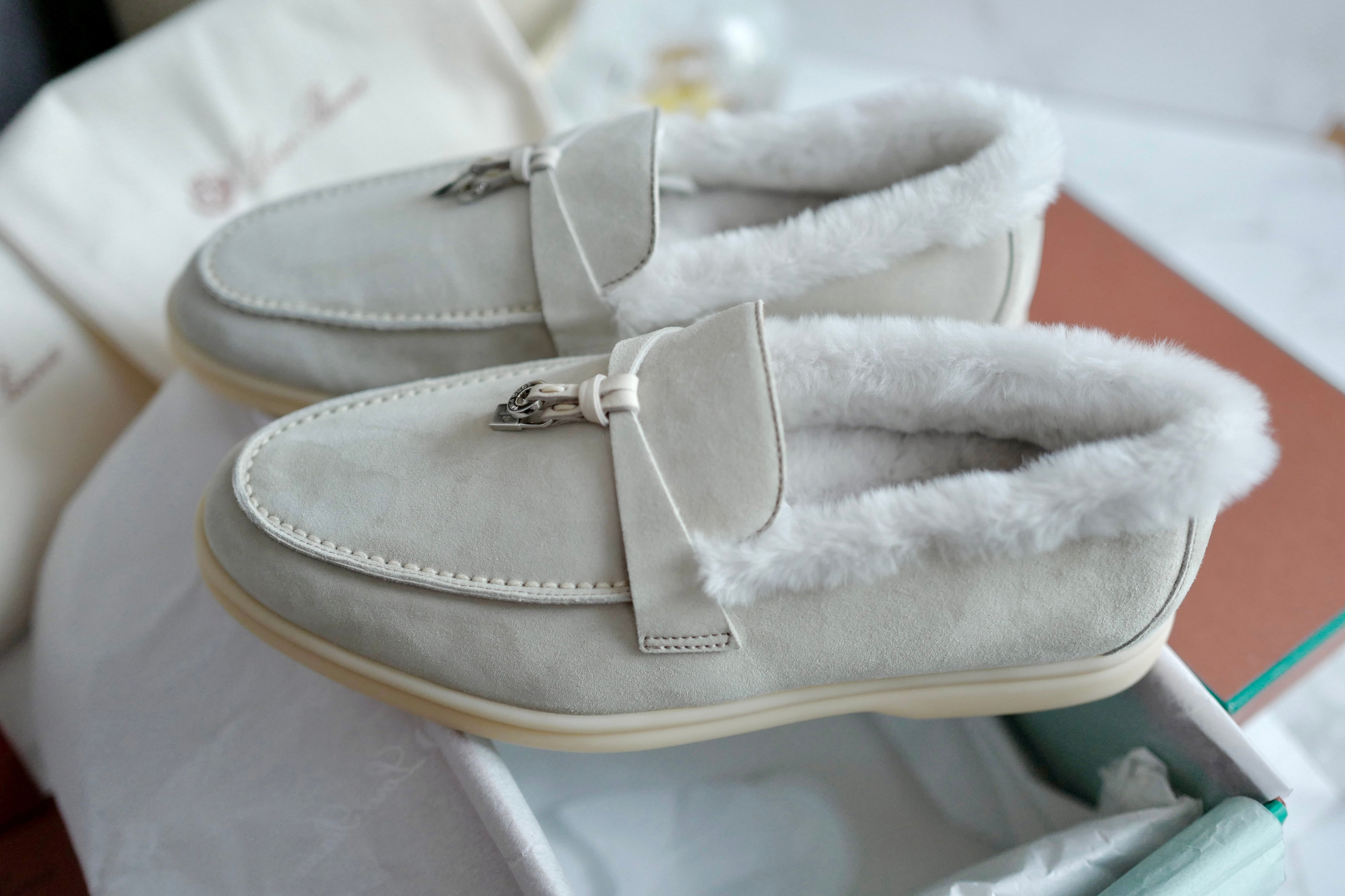 BNIB Loro Piana Summer Charms Walk Loafers In Shearling Powder Pearl size 37.5