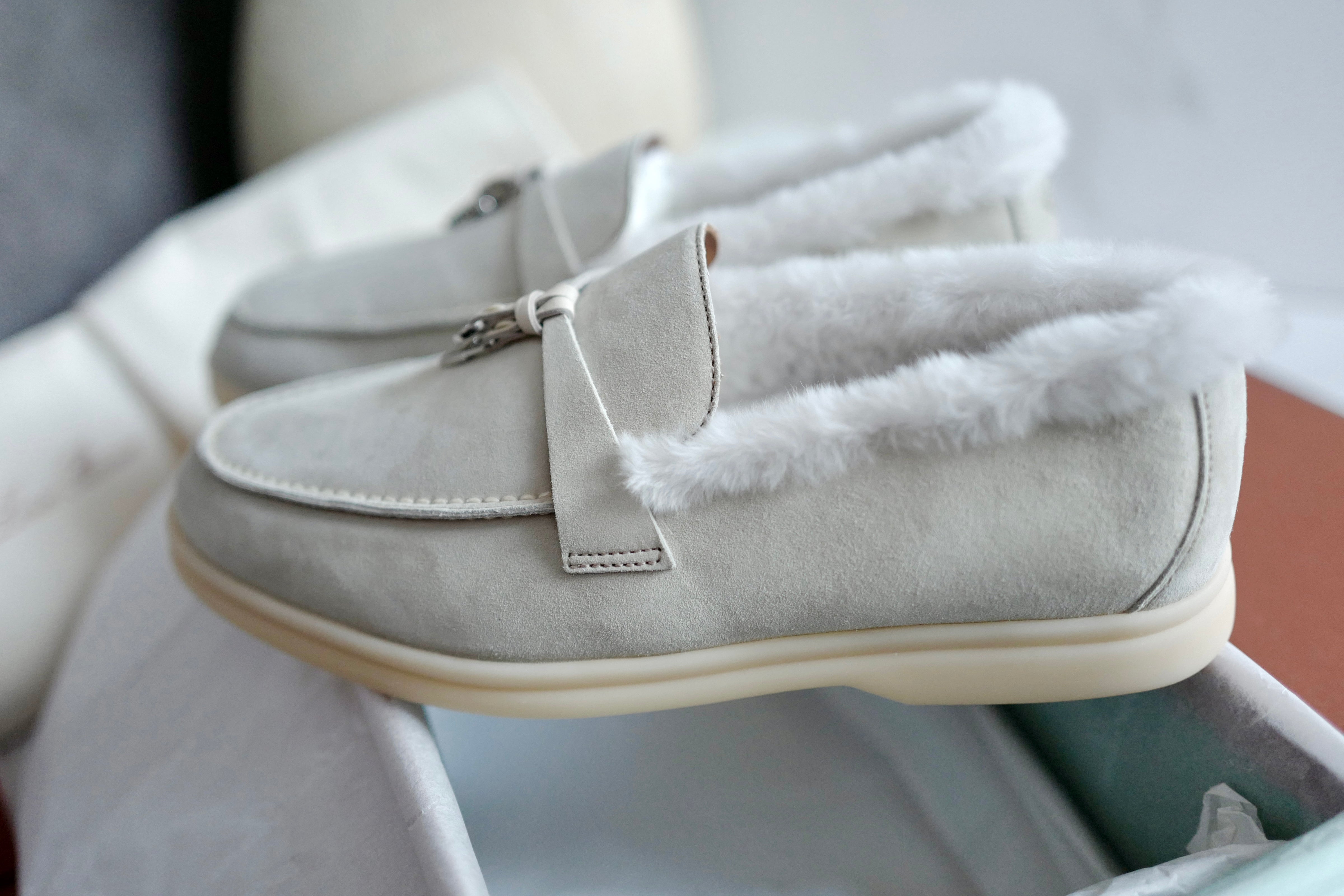 BNIB Loro Piana Summer Charms Walk Loafers In Shearling Powder Pearl size 37.5