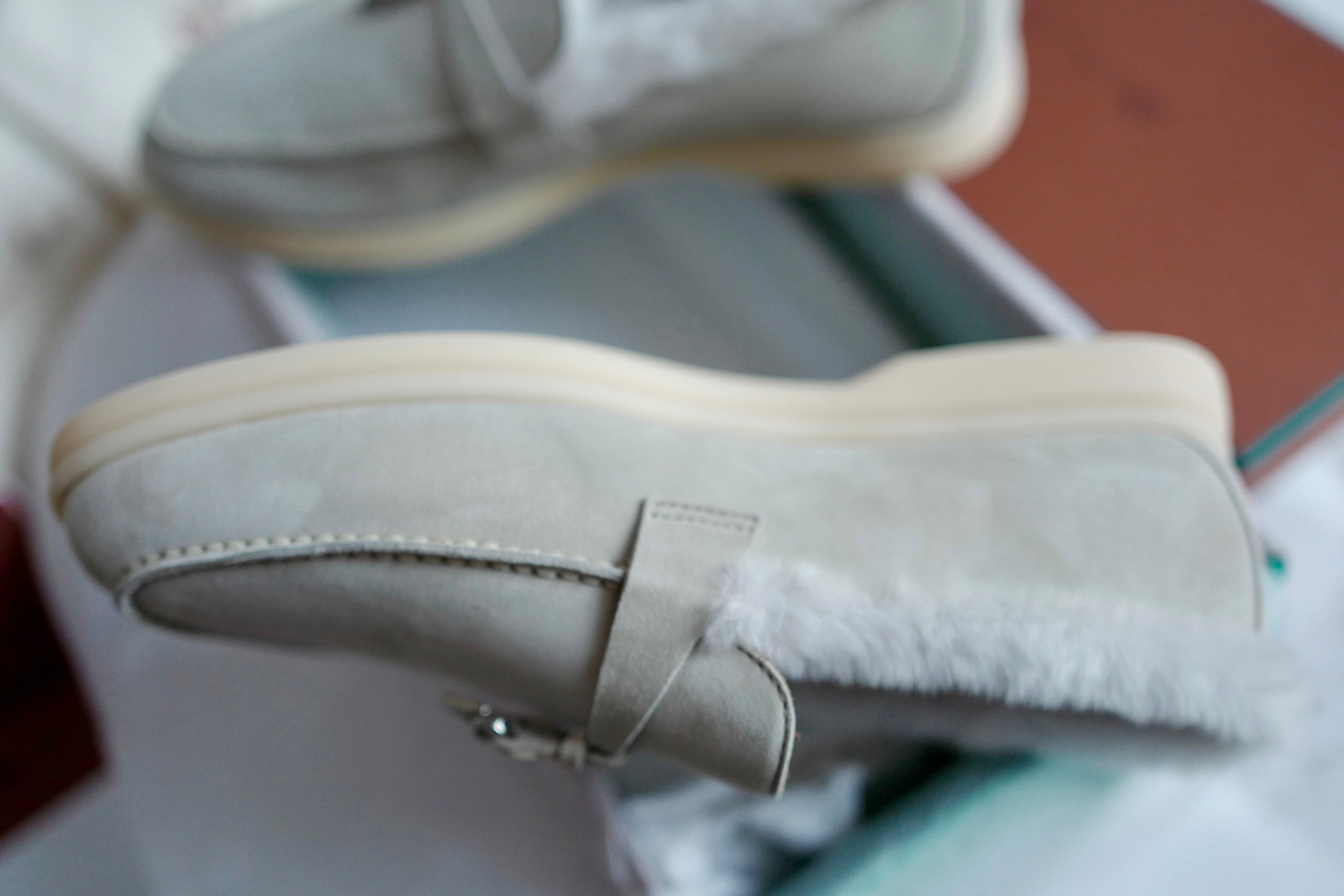 BNIB Loro Piana Summer Charms Walk Loafers In Shearling Powder Pearl size 37.5