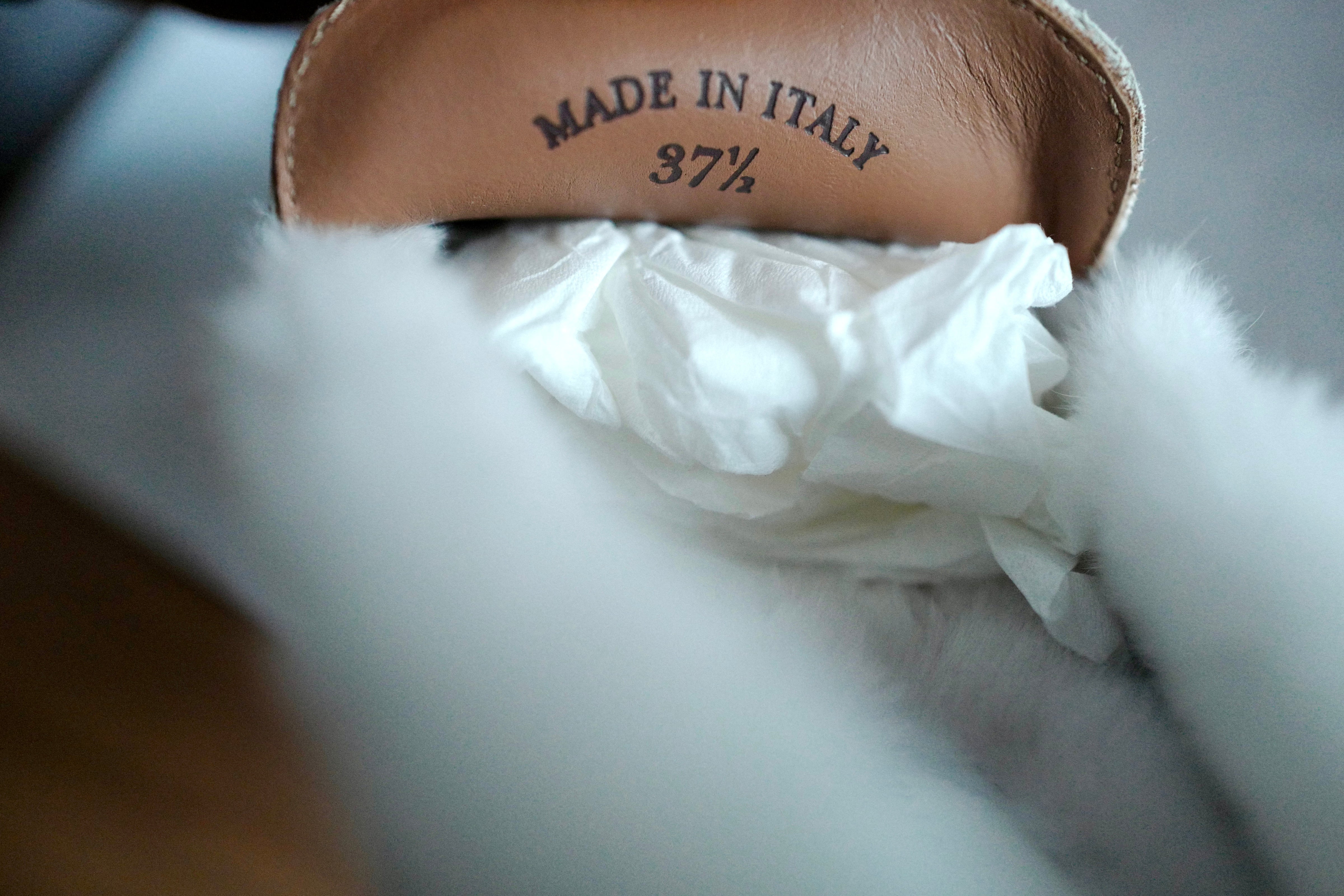 BNIB Loro Piana Summer Charms Walk Loafers In Shearling Powder Pearl size 37.5