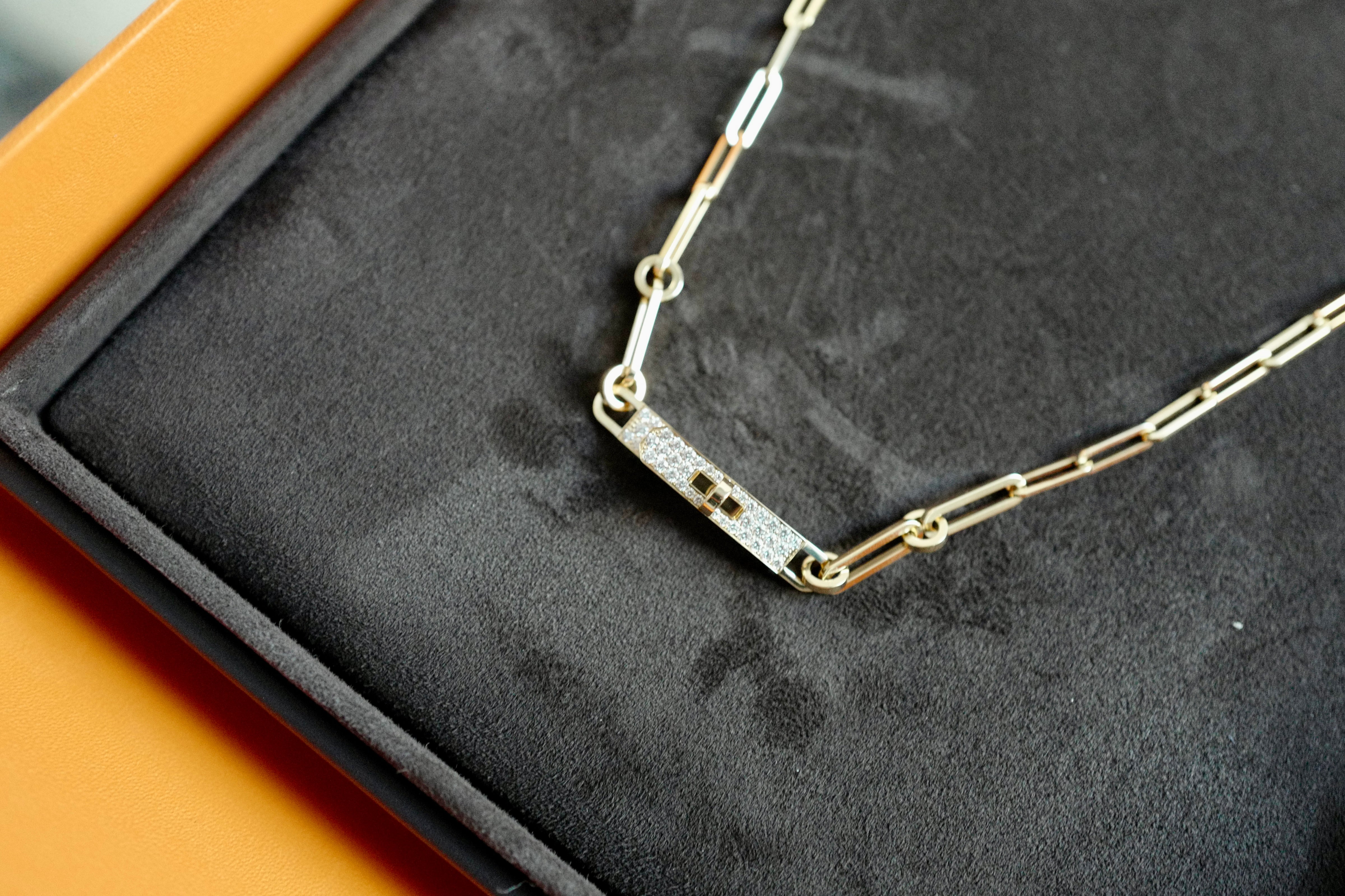 BNIB Hermes Kelly chaine Double Chain/Choker necklace diamonds Yellow Gold