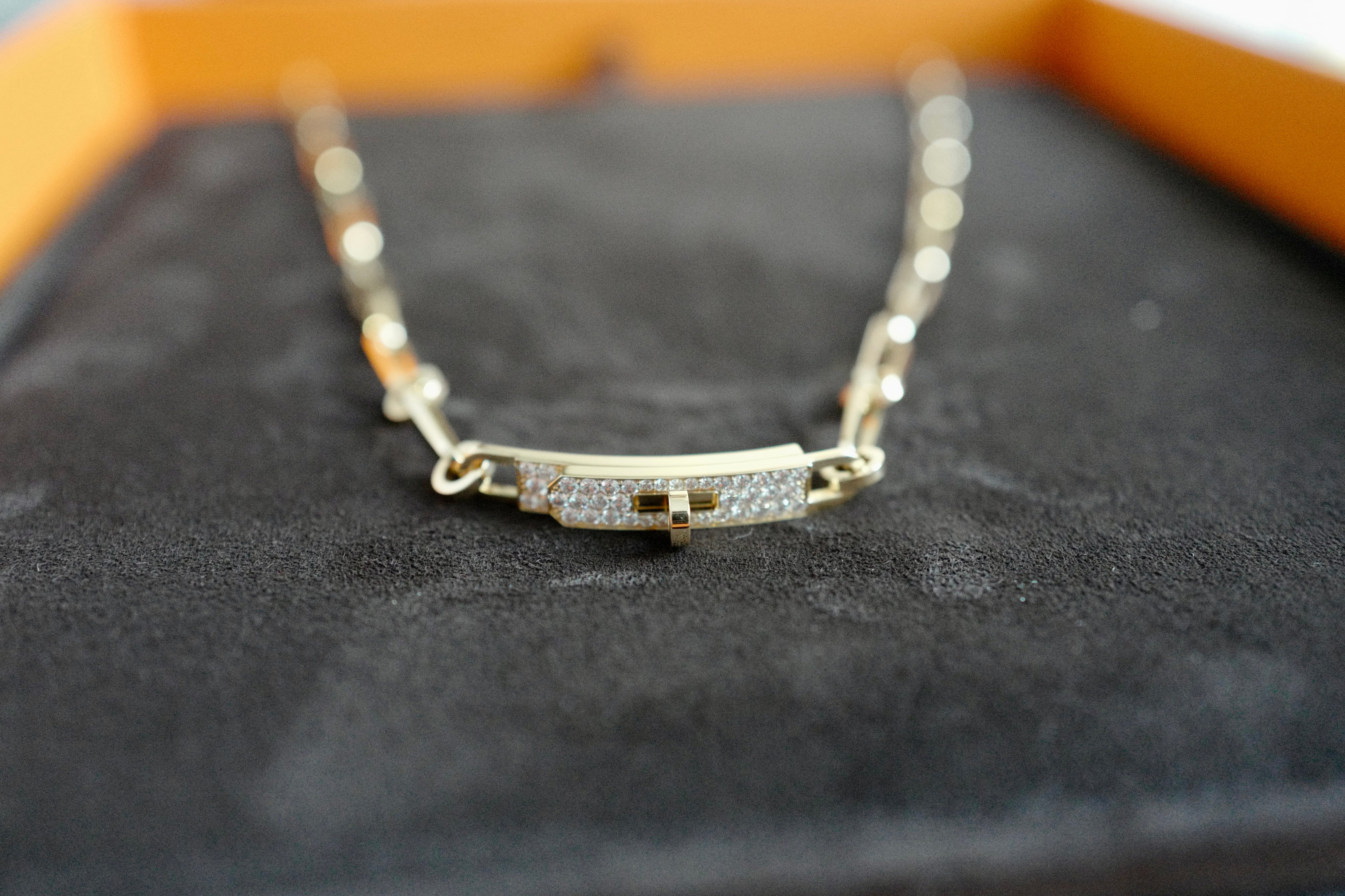 BNIB Hermes Kelly chaine Double Chain/Choker necklace diamonds Yellow Gold
