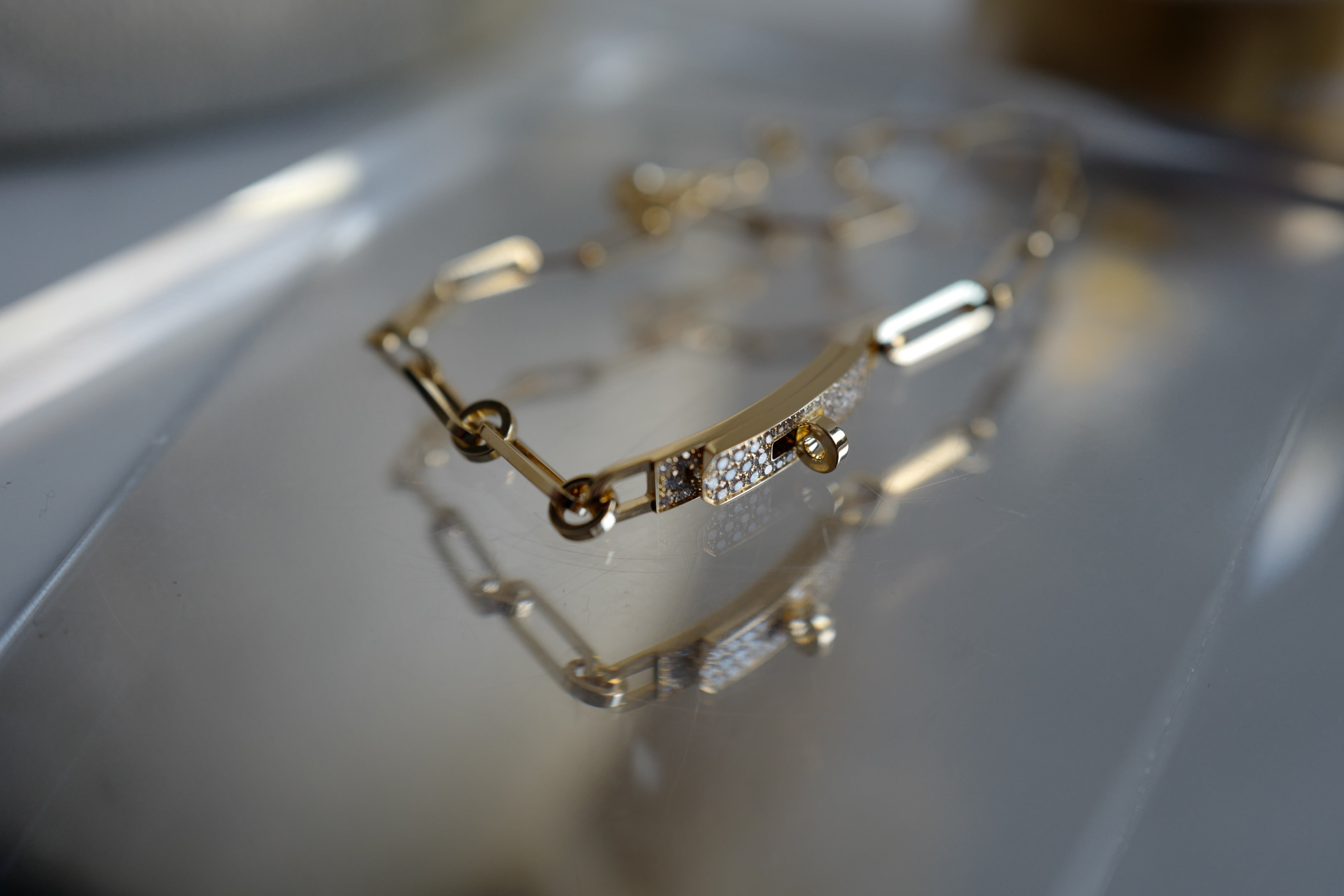 BNIB Hermes Kelly chaine Double Chain/Choker necklace diamonds Yellow Gold