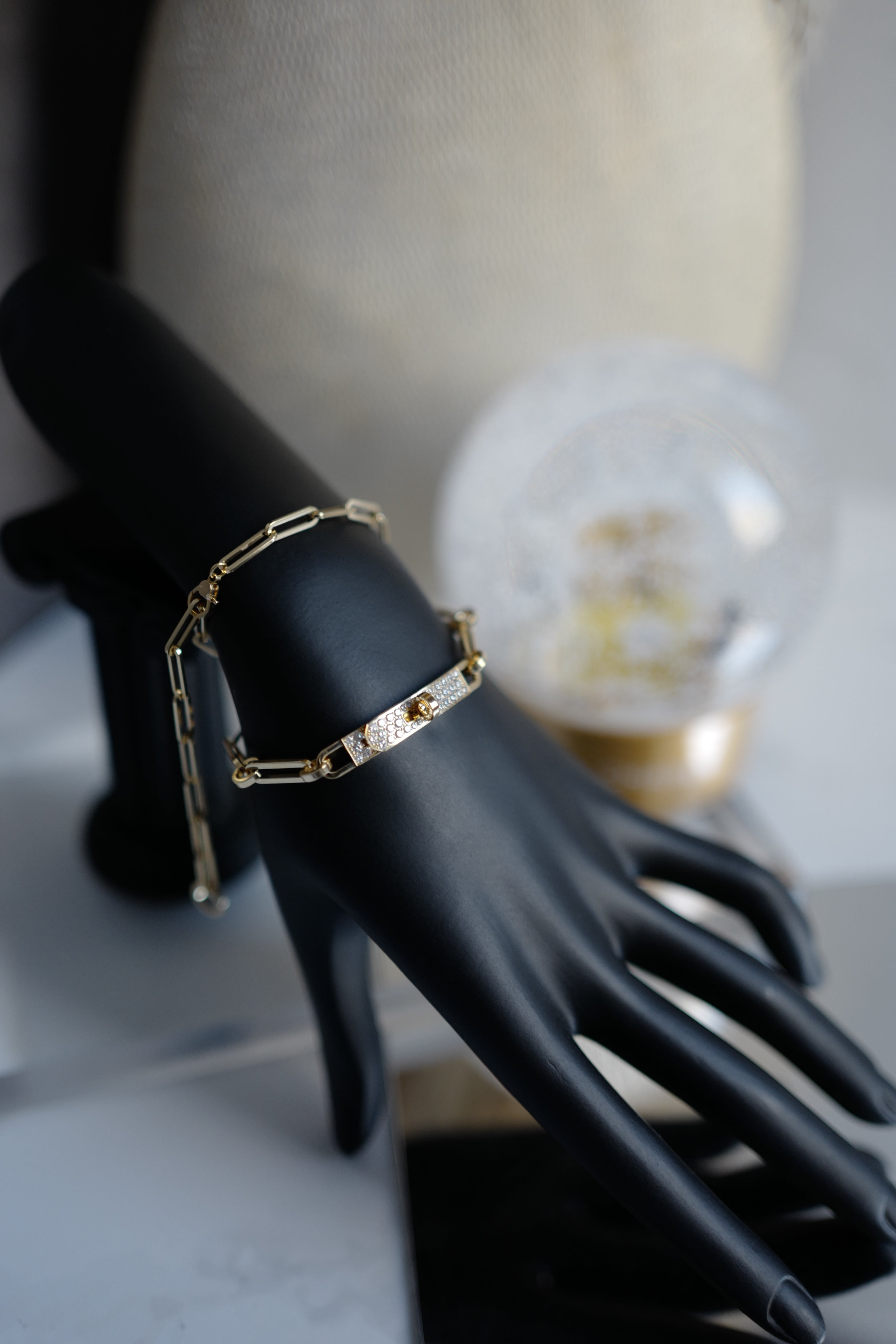 BNIB Hermes Kelly chaine Double Chain/Choker necklace diamonds Yellow Gold