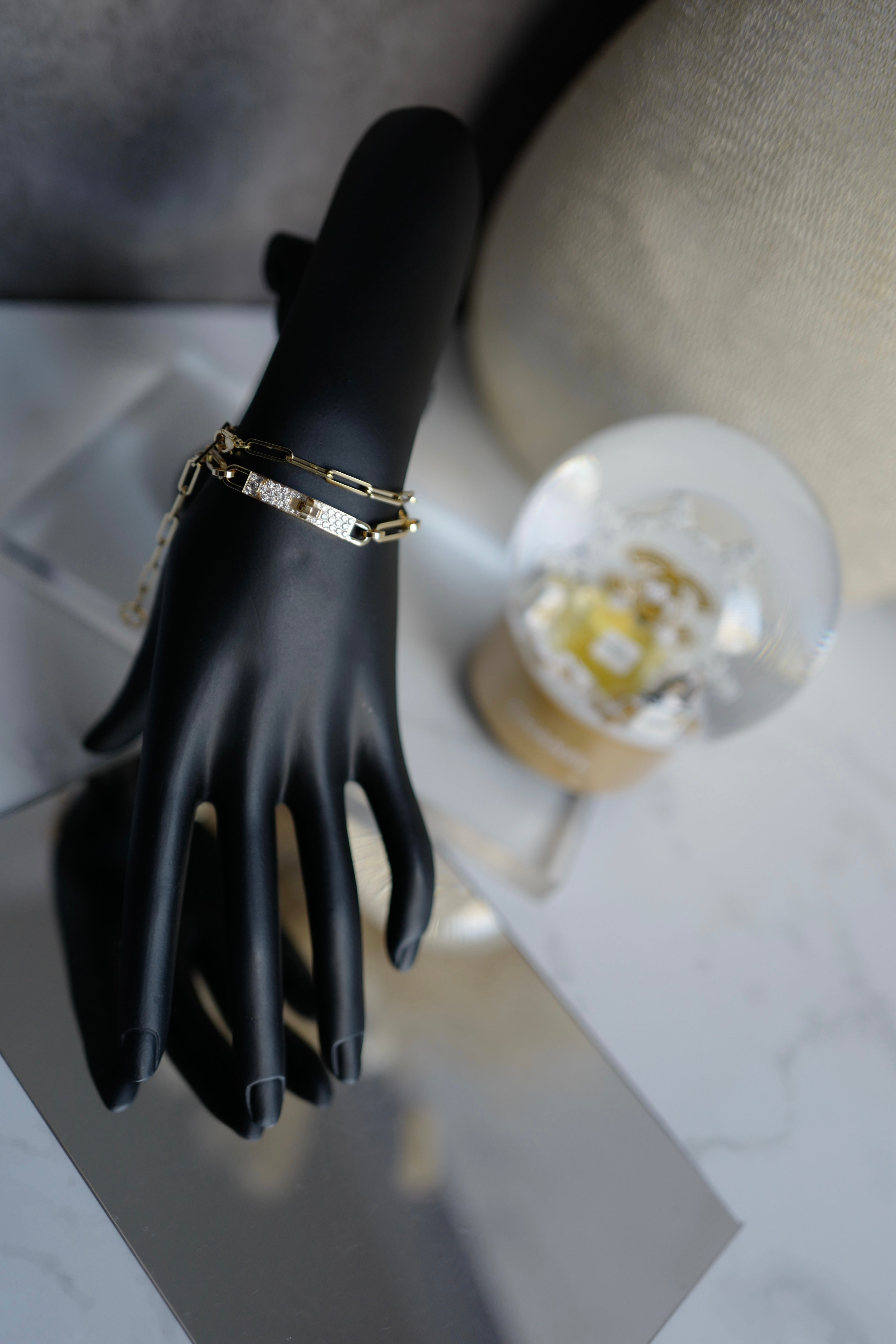 BNIB Hermes Kelly chaine Double Chain/Choker necklace diamonds Yellow Gold
