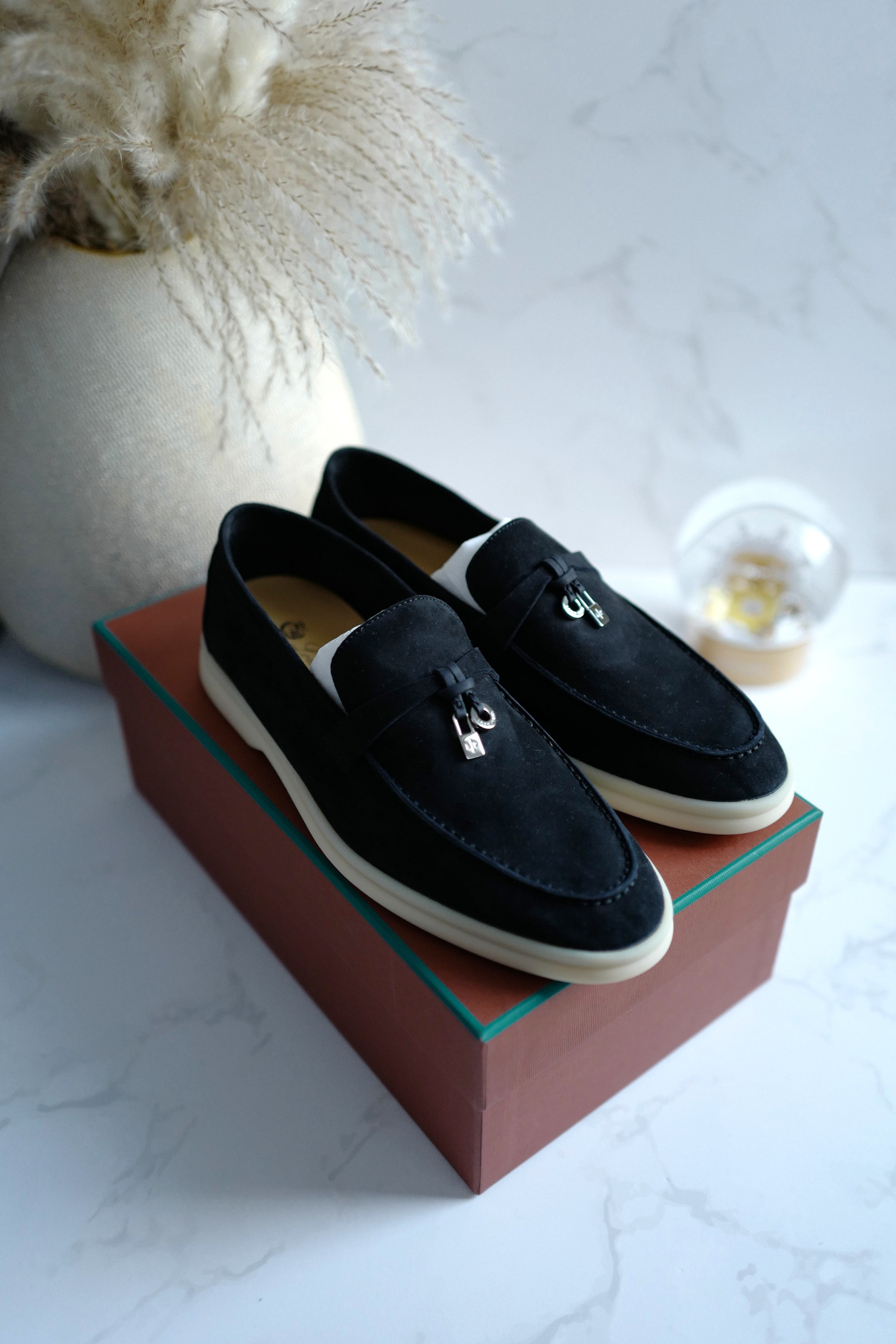 BNIB Loro Piana Summer Walks Caviar Size 37.5