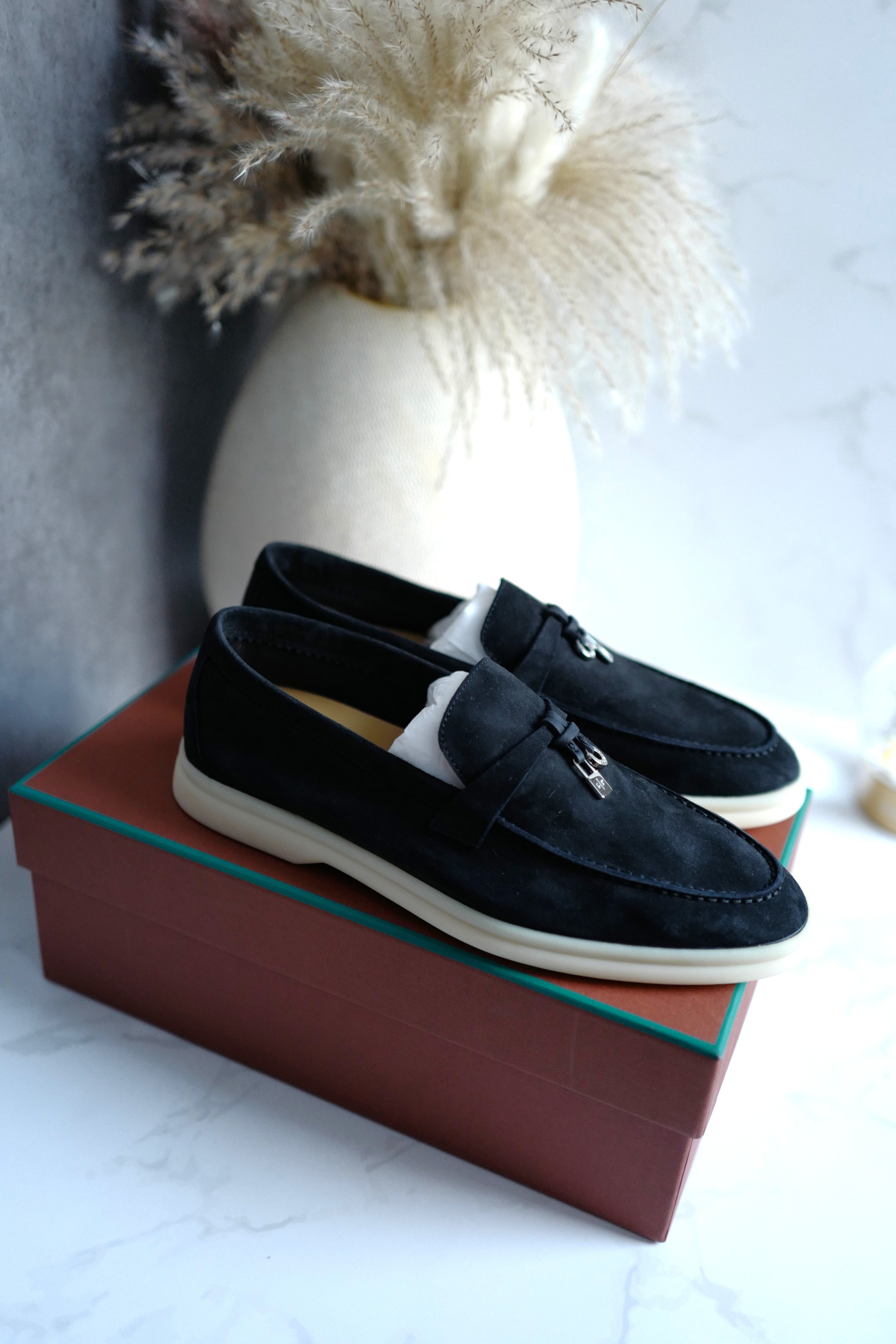 BNIB Loro Piana Summer Walks Caviar Size 37.5