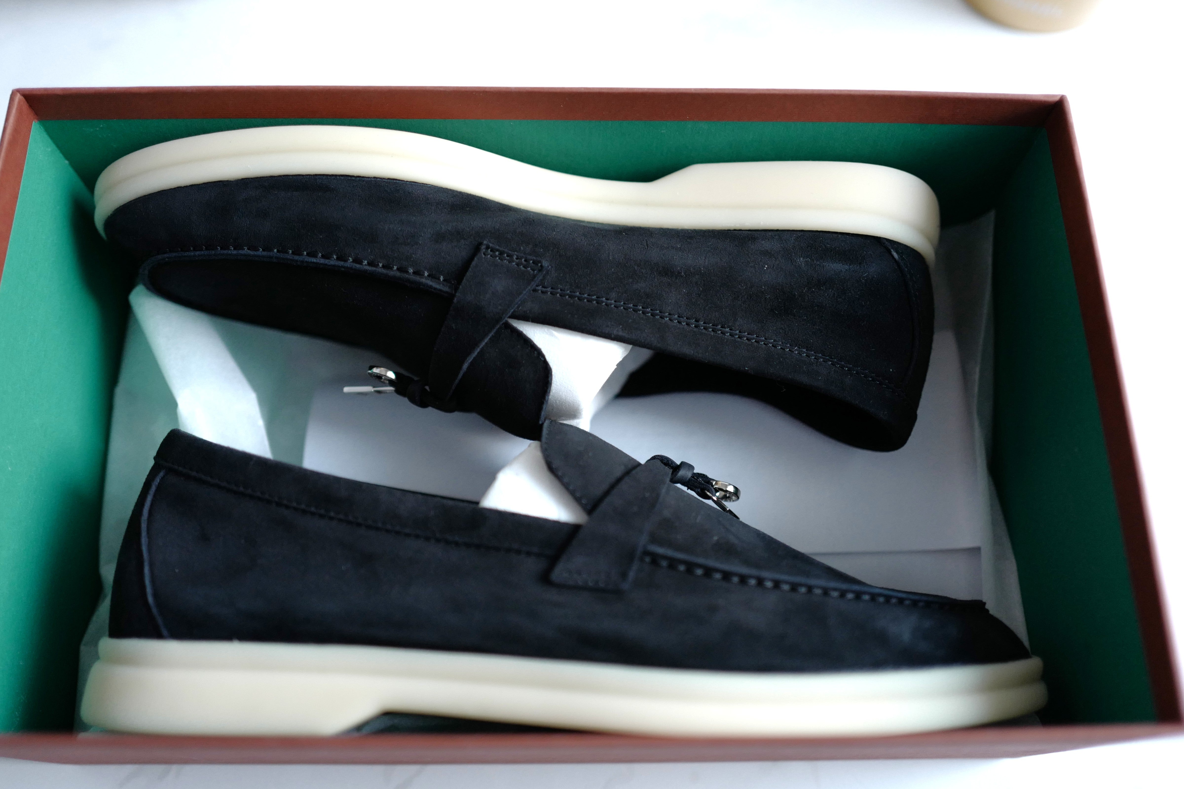 BNIB Loro Piana Summer Walks Caviar Size 37.5