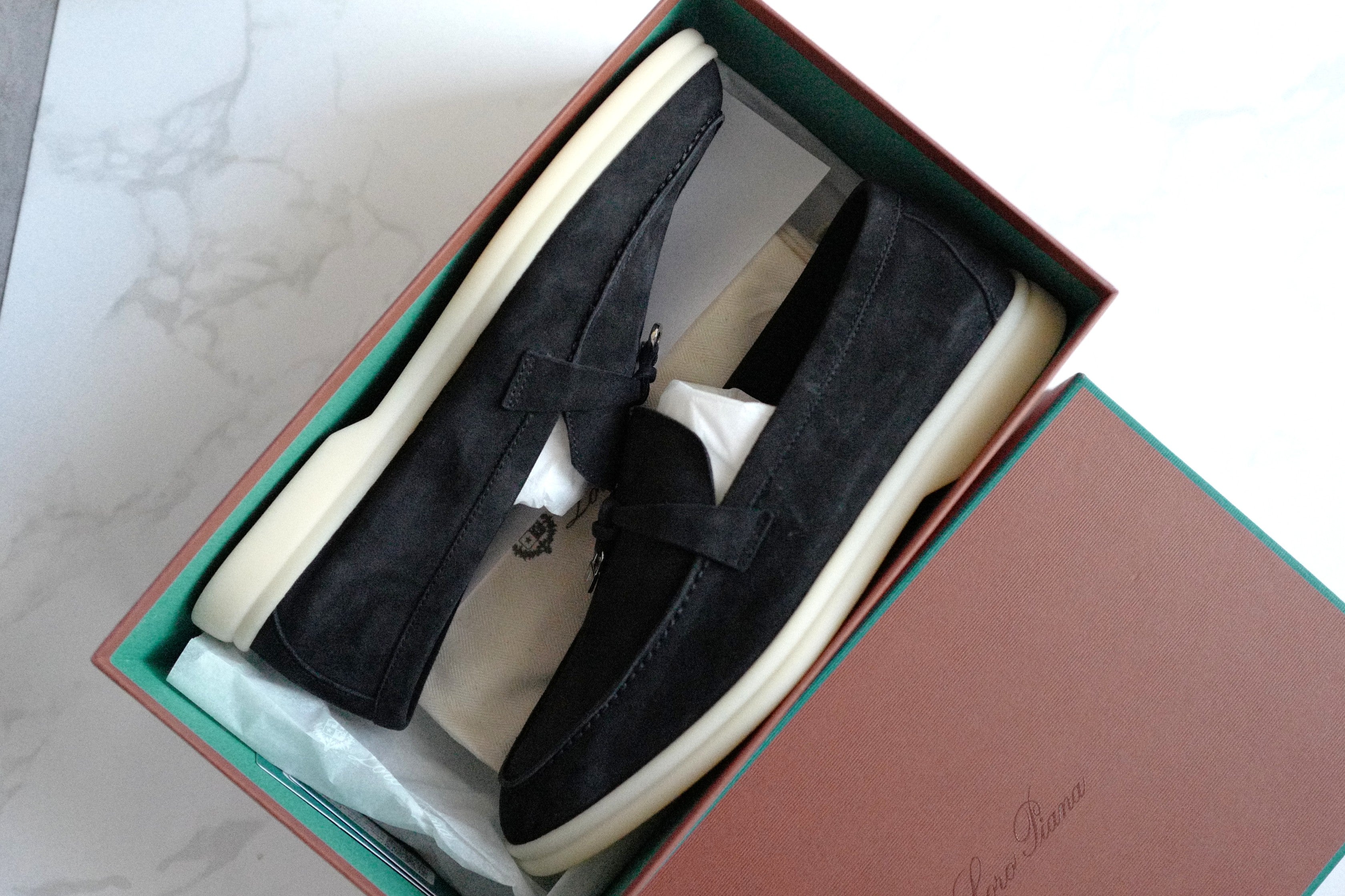BNIB Loro Piana Summer Walks Caviar Size 37.5
