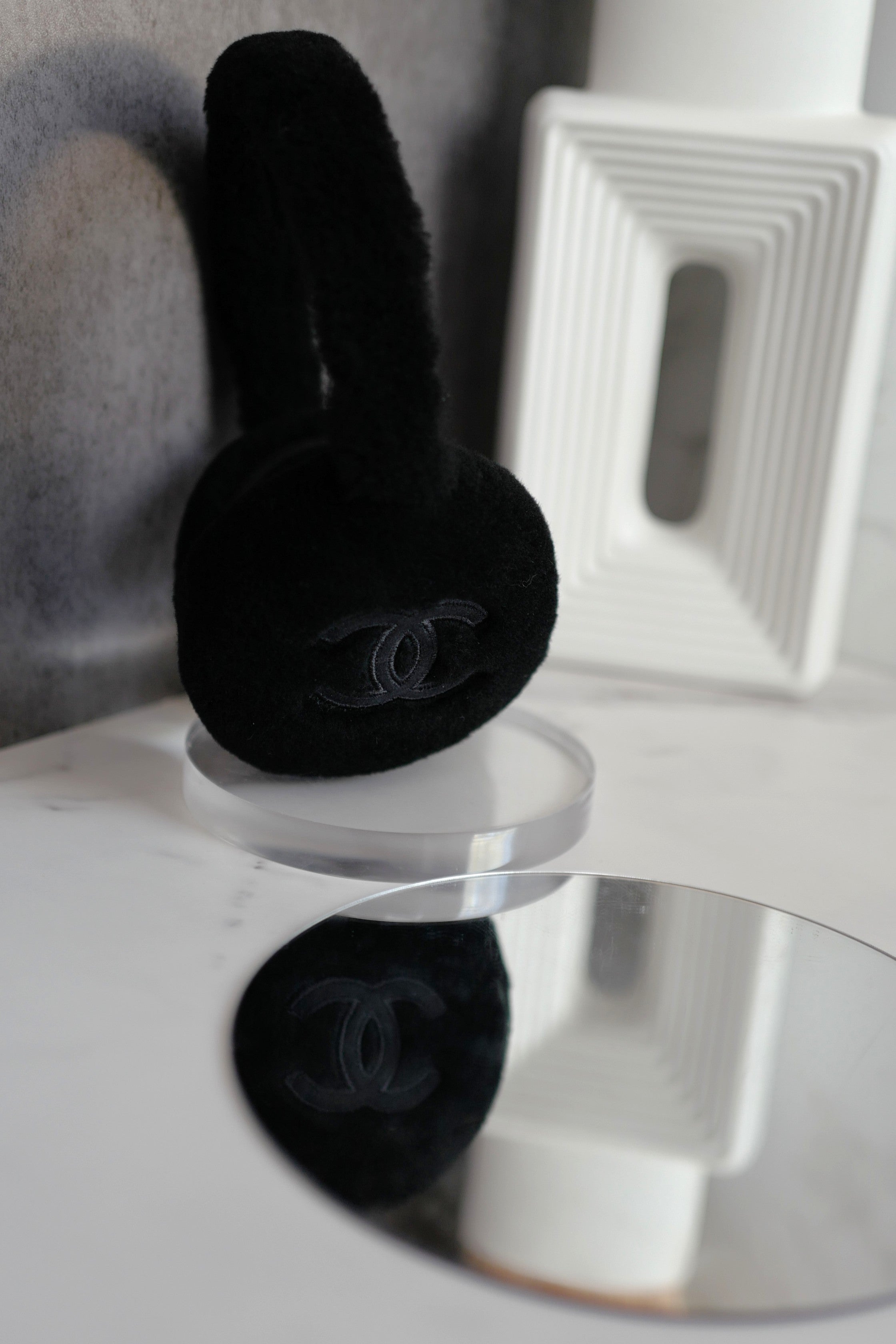 NEW Chanel Coco Neige 23N 2024/2025 Black CC Logo Shearling Lambskin Earmuffs