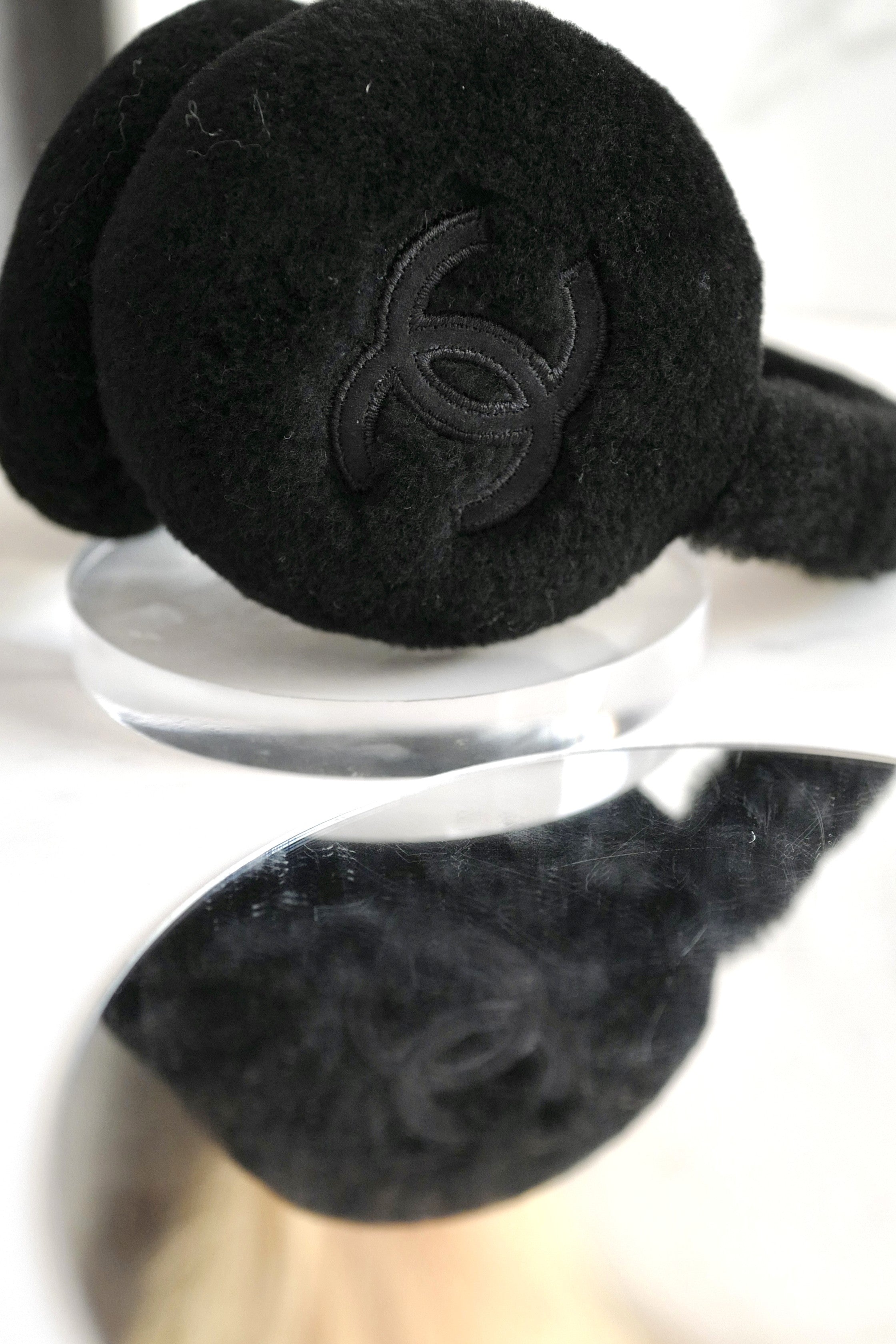 NEW Chanel Coco Neige 23N 2024/2025 Black CC Logo Shearling Lambskin Earmuffs