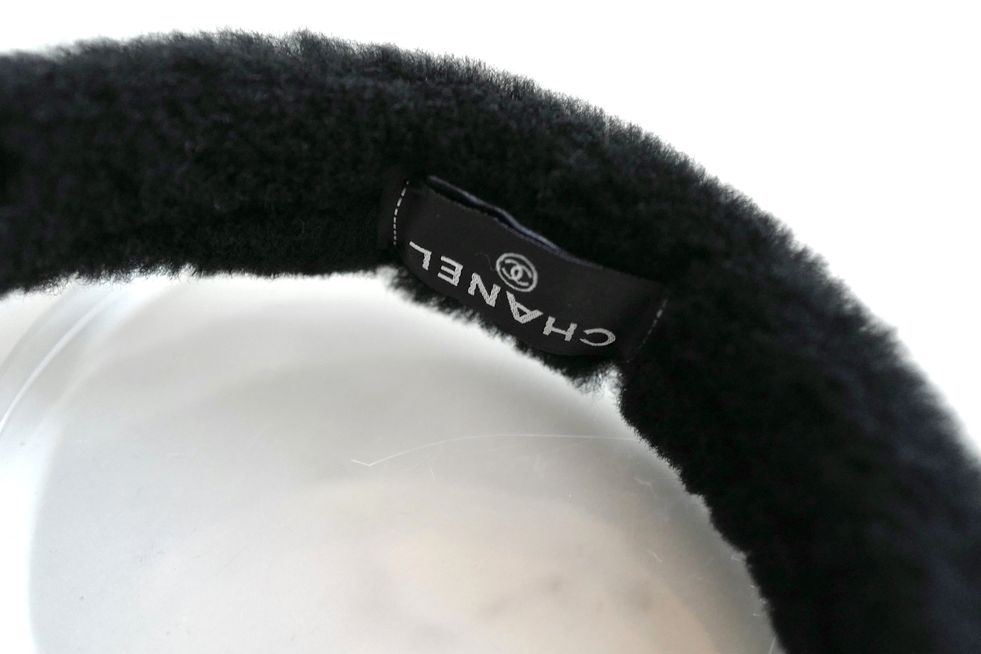 NEW Chanel Coco Neige 23N 2024/2025 Black CC Logo Shearling Lambskin Earmuffs