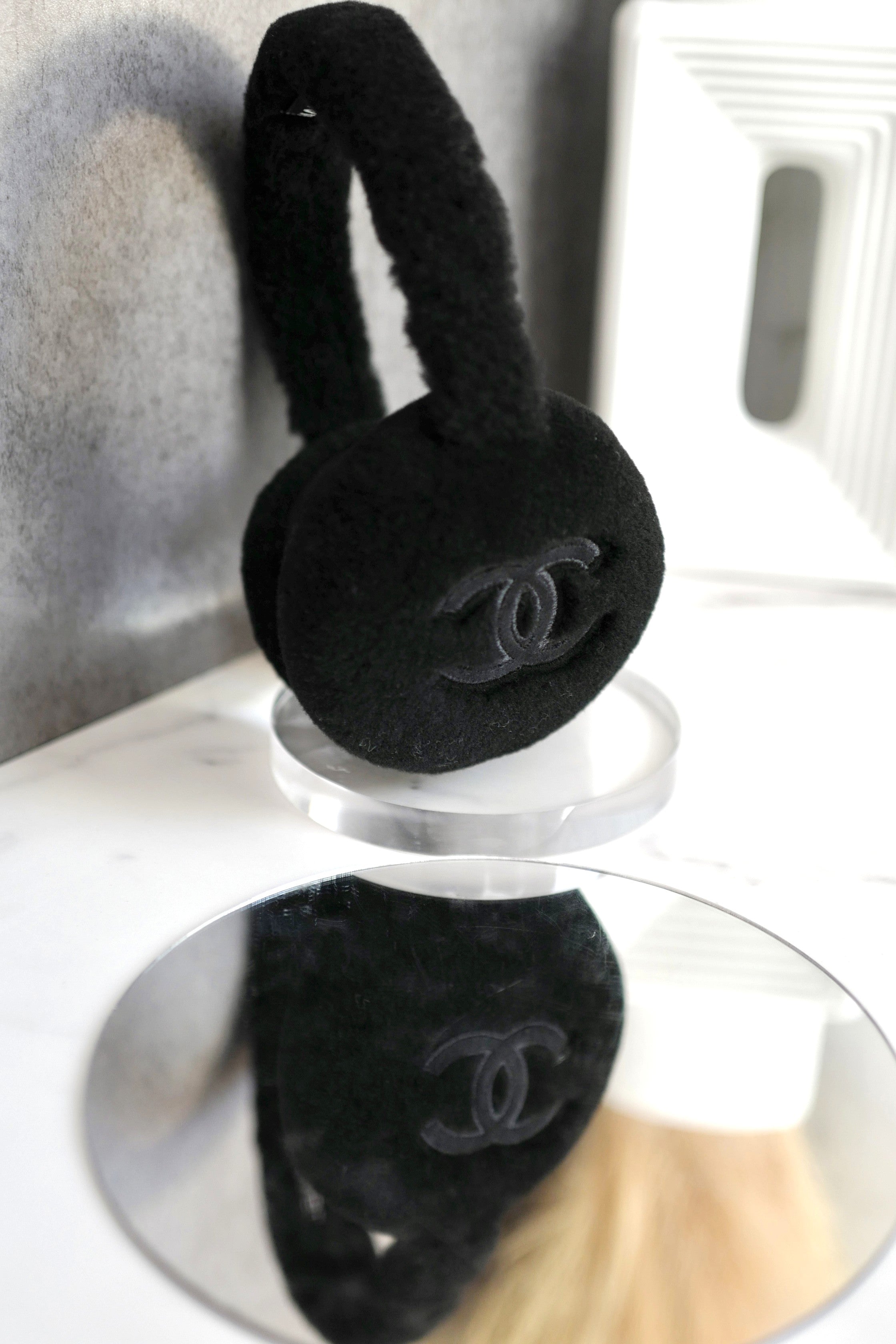 NEW Chanel Coco Neige 23N 2024/2025 Black CC Logo Shearling Lambskin Earmuffs