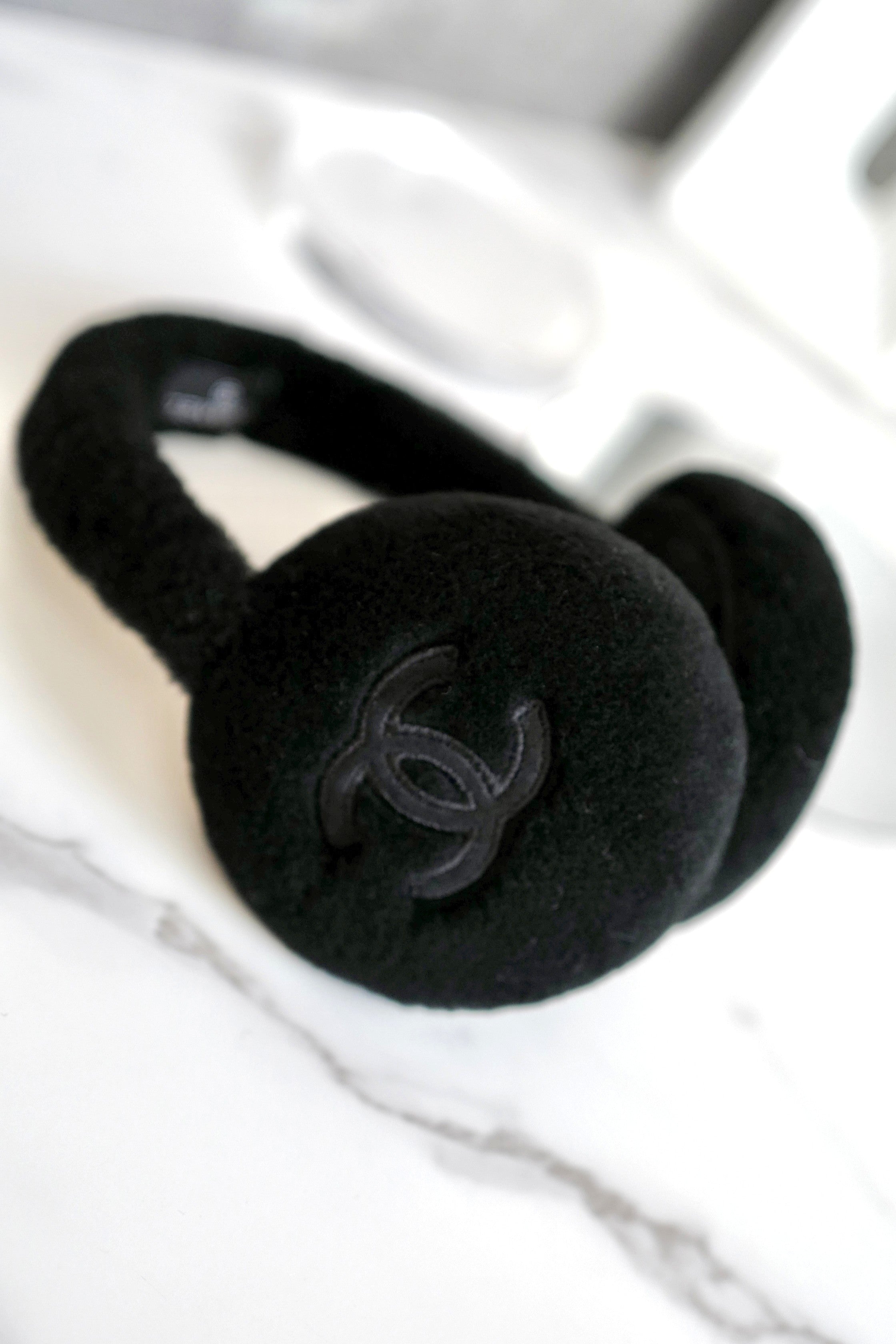 NEW Chanel Coco Neige 23N 2024/2025 Black CC Logo Shearling Lambskin Earmuffs