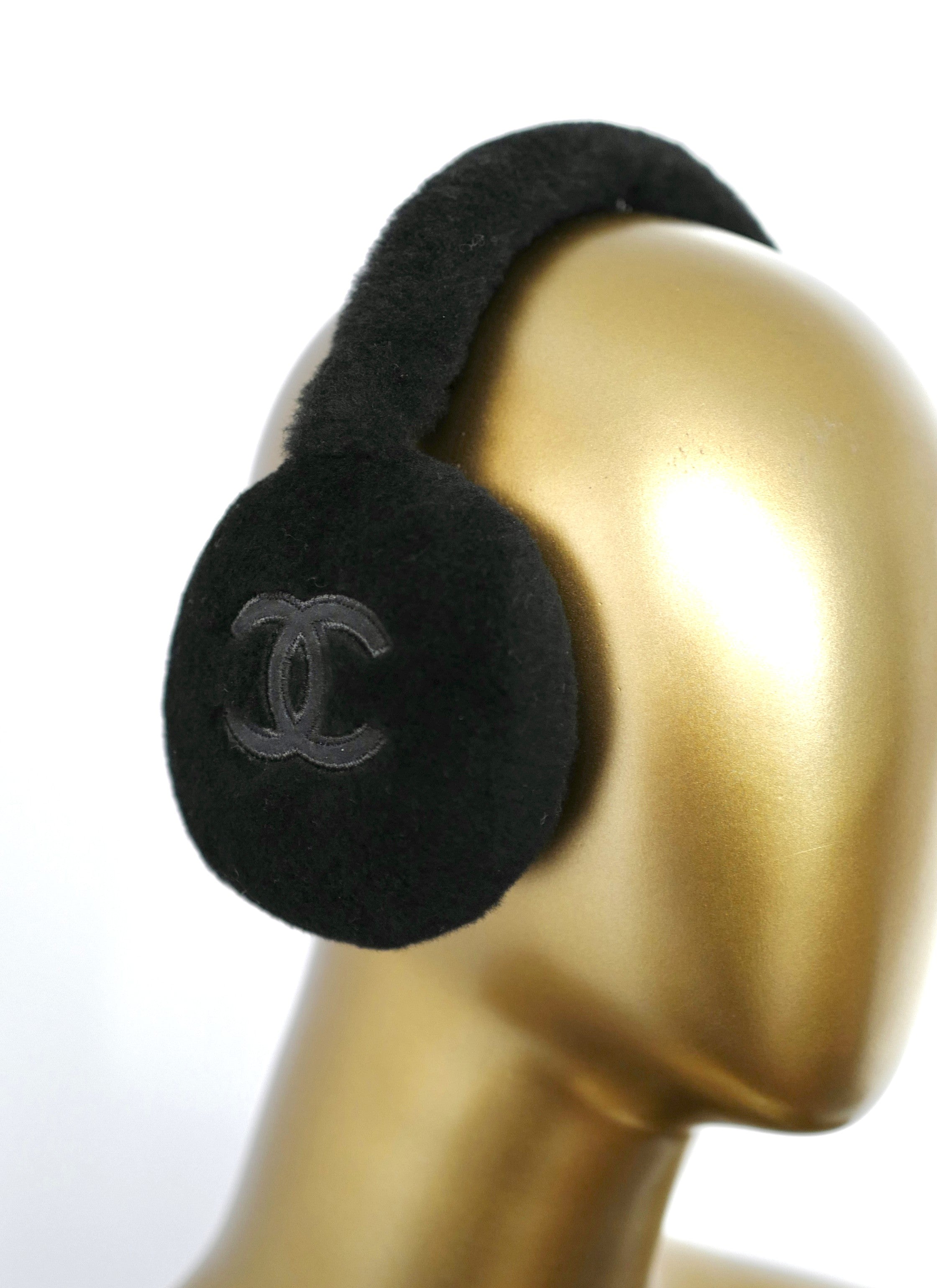 NEW Chanel Coco Neige 23N 2024/2025 Black CC Logo Shearling Lambskin Earmuffs