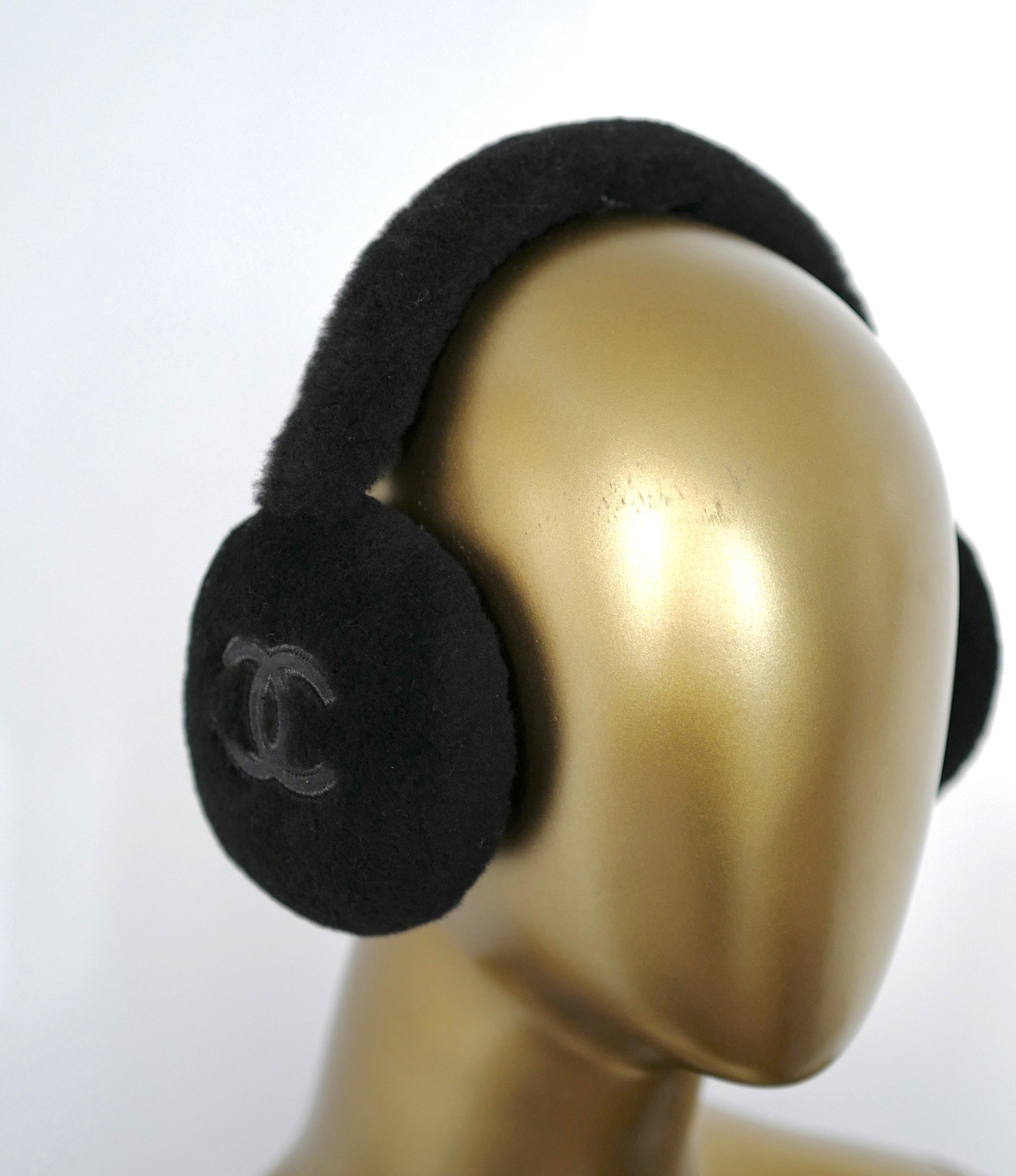 NEW Chanel Coco Neige 23N 2024/2025 Black CC Logo Shearling Lambskin Earmuffs