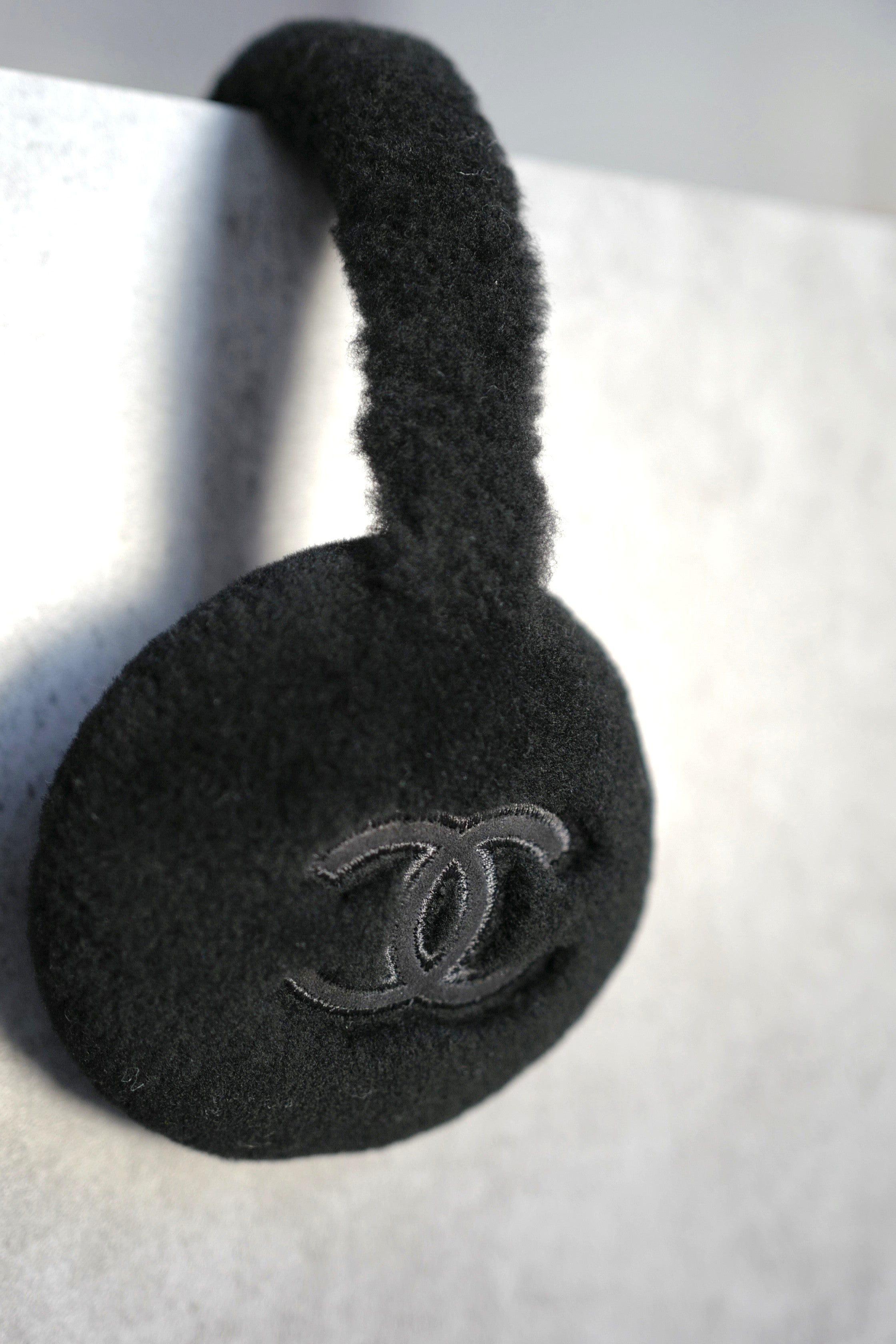 NEW Chanel Coco Neige 23N 2024/2025 Black CC Logo Shearling Lambskin Earmuffs