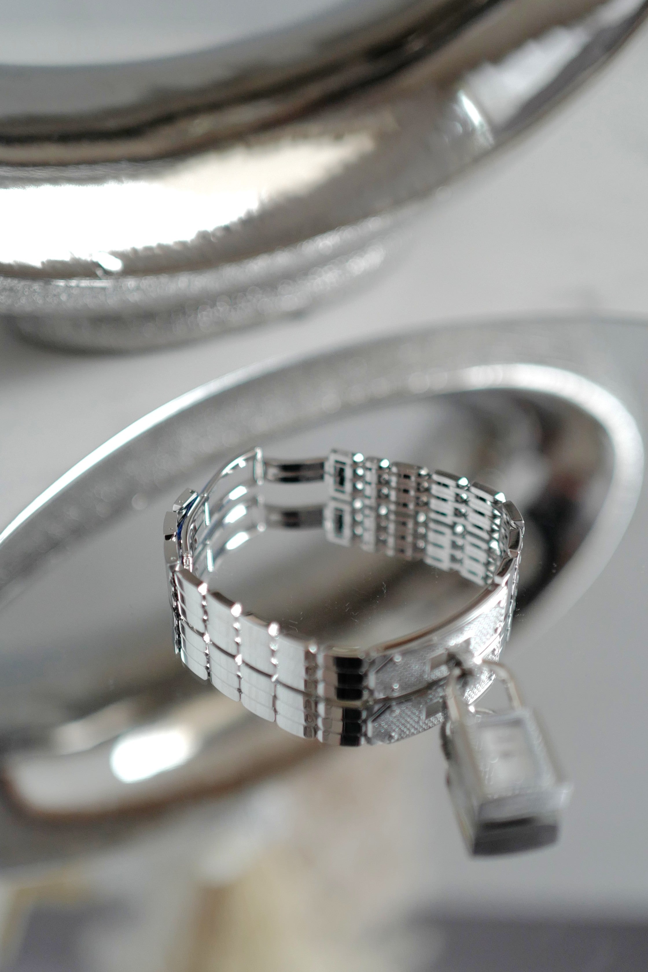 BNIB Hermes Kelly watch, Mini model, 16 mm, Diamond-Set Steel Plate Bracelet
