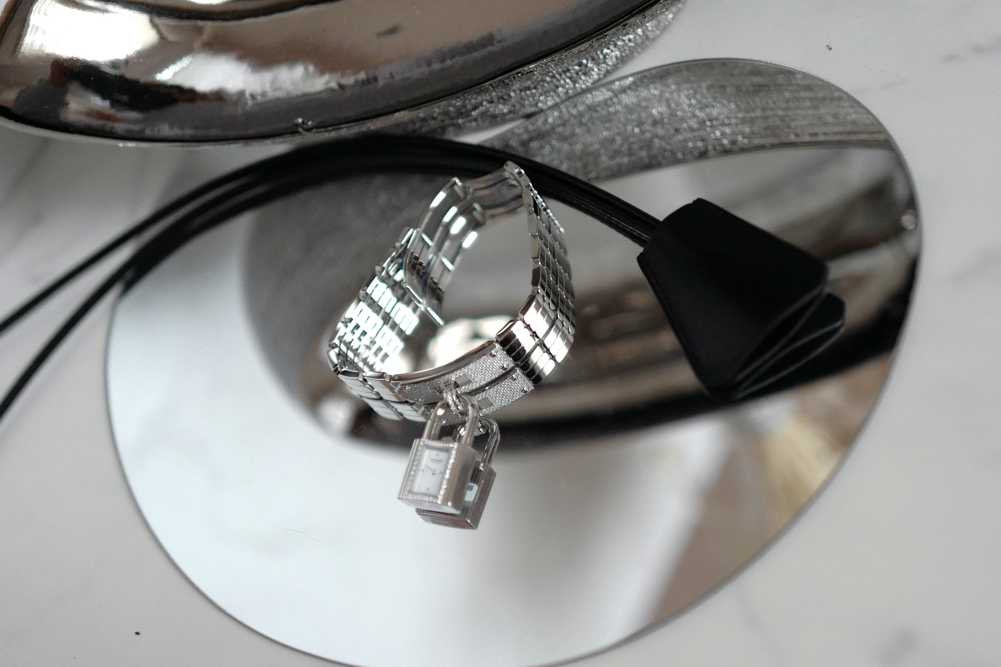 BNIB Hermes Kelly watch, Mini model, 16 mm, Diamond-Set Steel Plate Bracelet