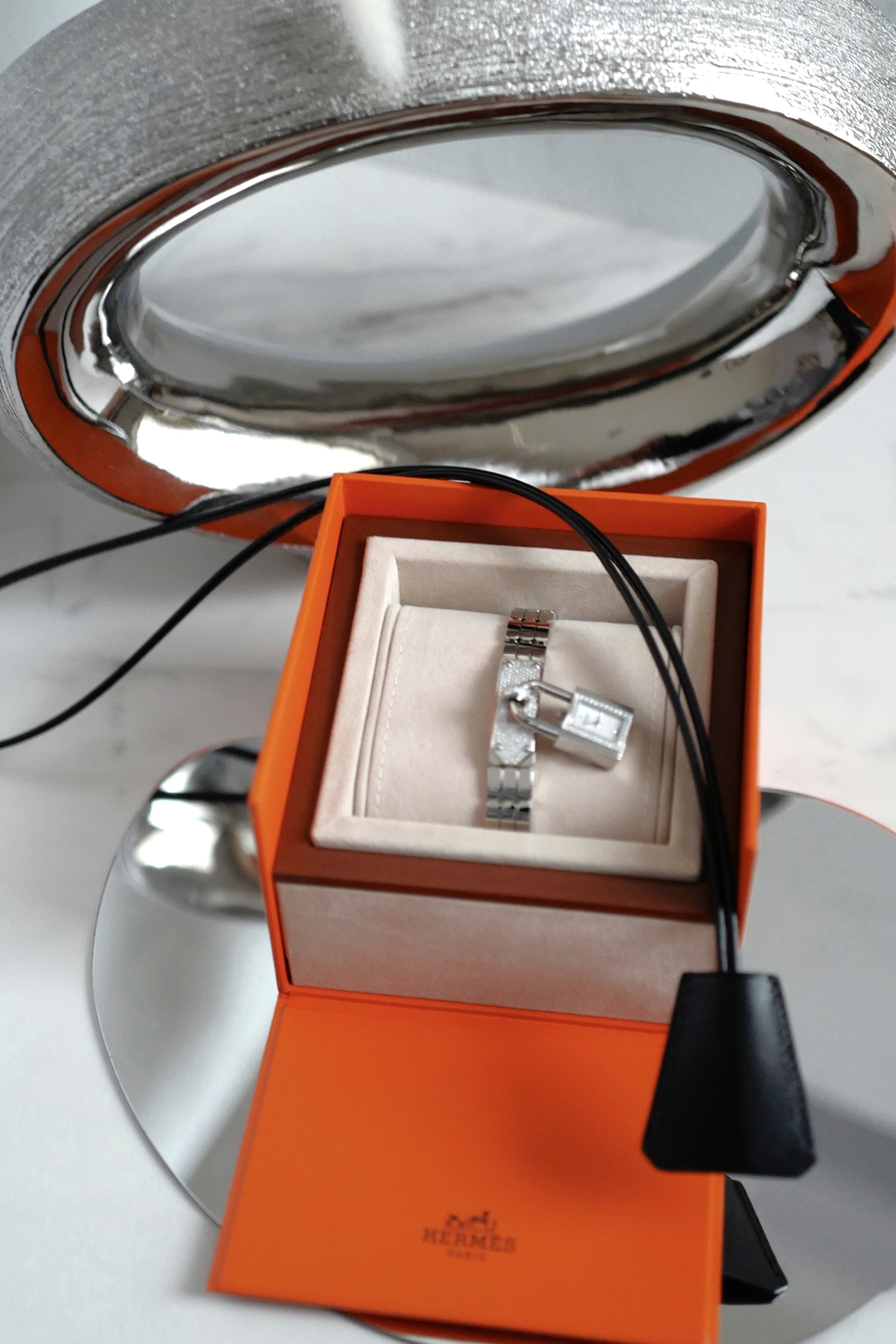BNIB Hermes Kelly watch, Mini model, 16 mm, Diamond-Set Steel Plate Bracelet