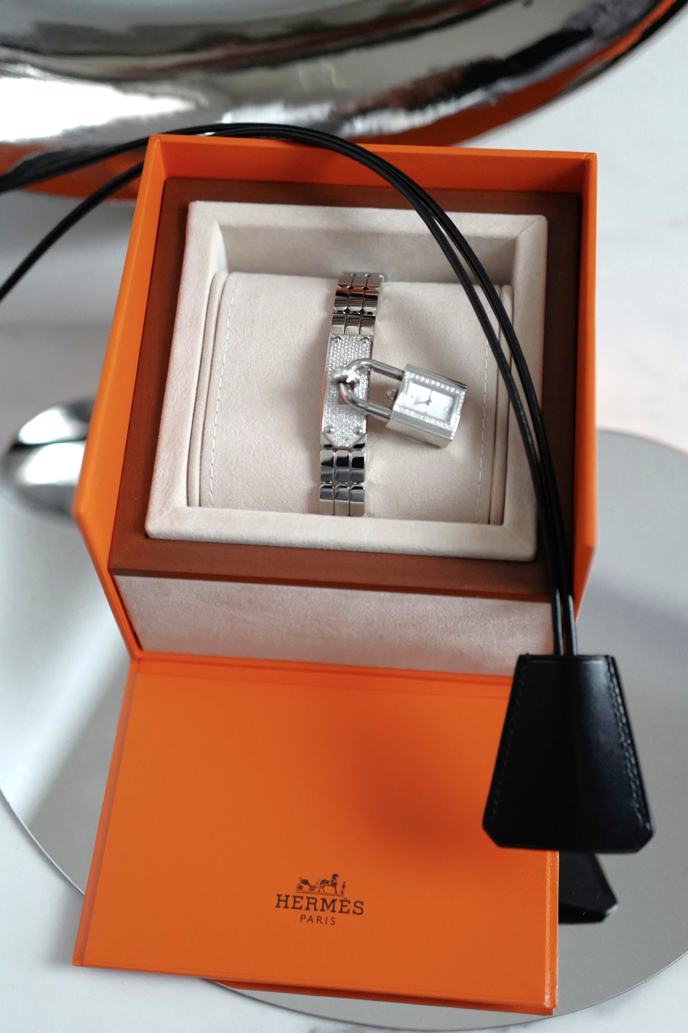 BNIB Hermes Kelly watch, Mini model, 16 mm, Diamond-Set Steel Plate Bracelet