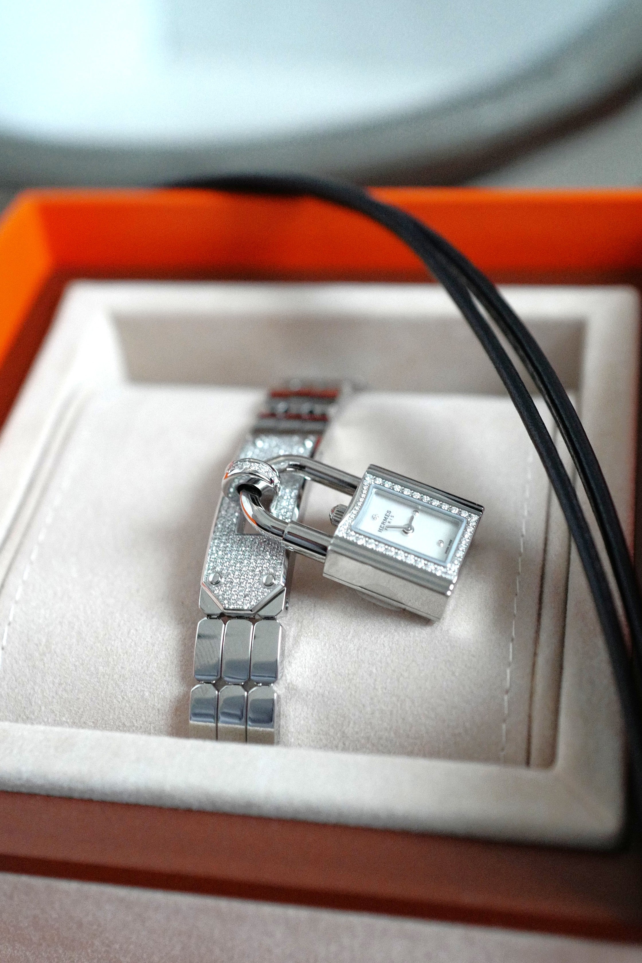 BNIB Hermes Kelly watch, Mini model, 16 mm, Diamond-Set Steel Plate Bracelet