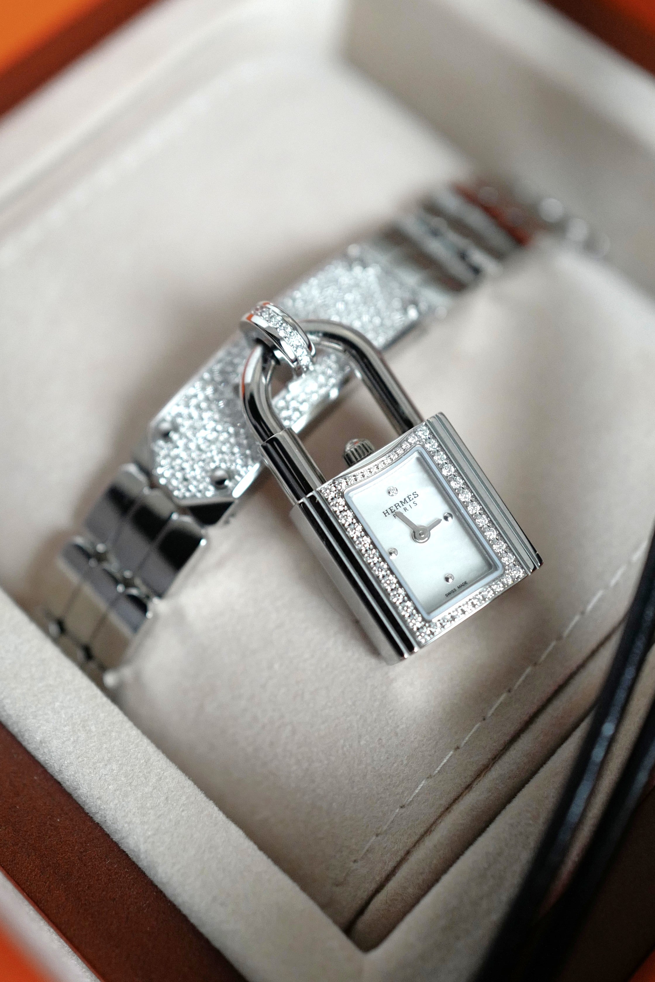 BNIB Hermes Kelly watch, Mini model, 16 mm, Diamond-Set Steel Plate Bracelet