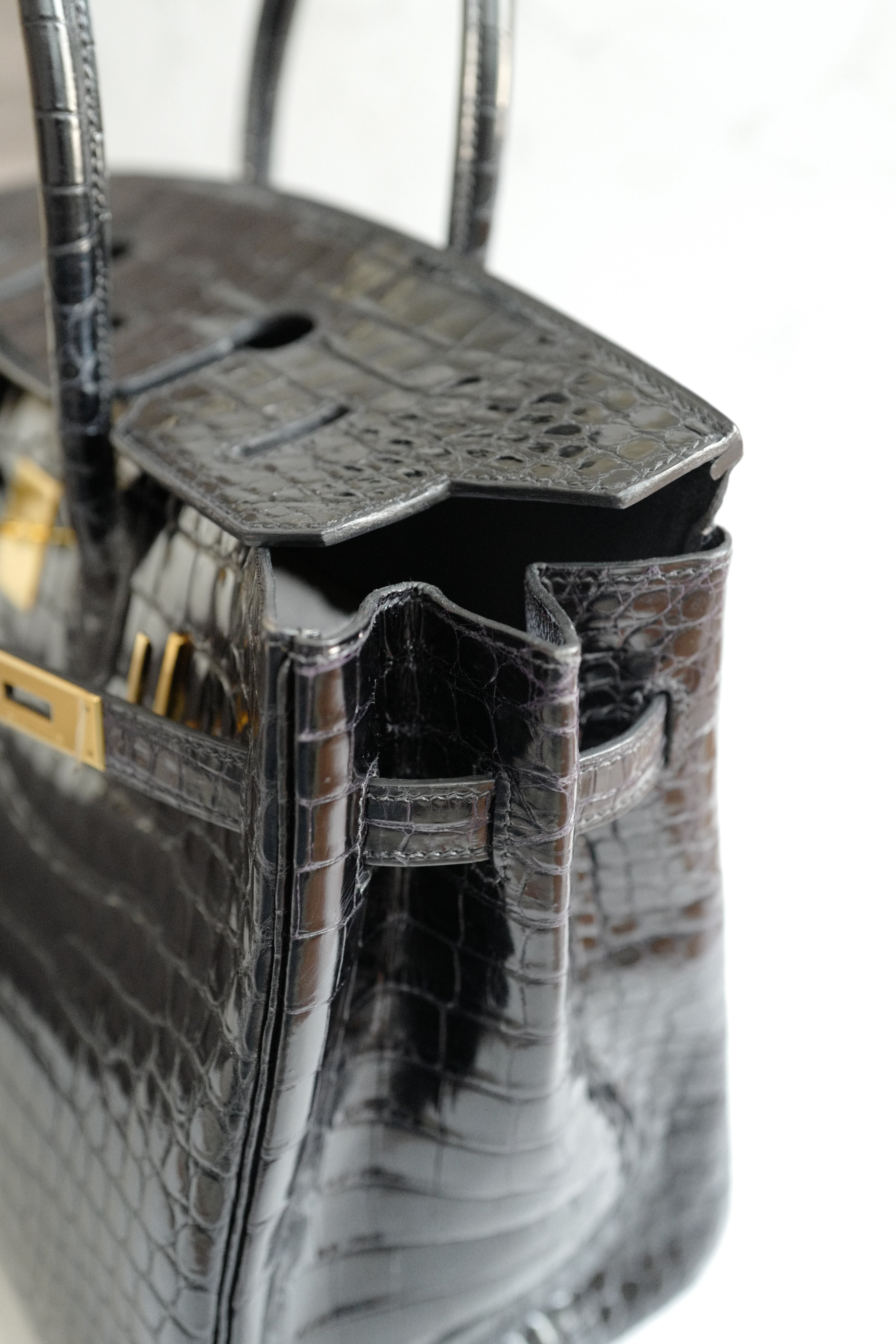 Hermès Birkin 35 Black Shiny Porosus Crocodile Gold HW #D Preowned Condition
