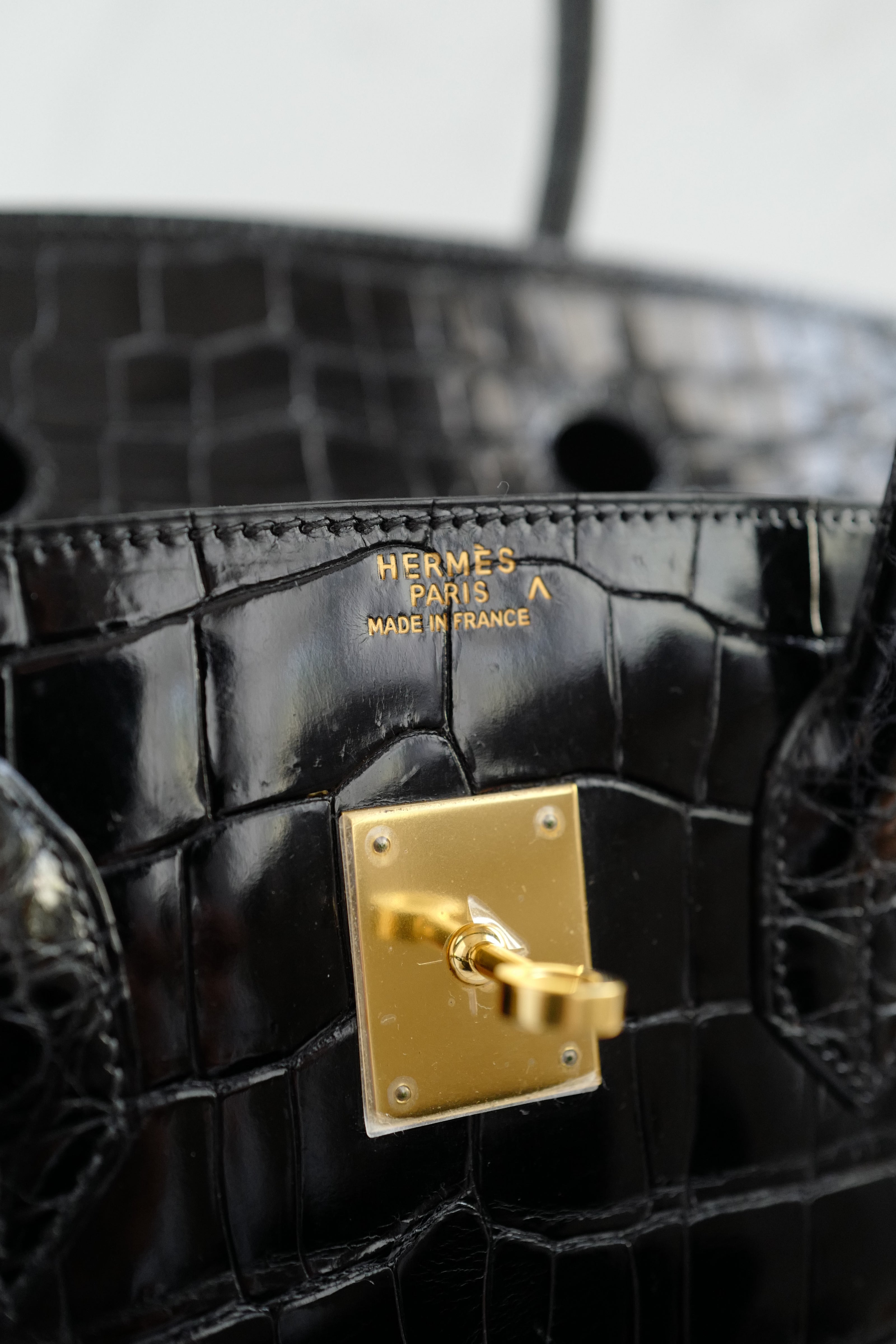 Hermès Birkin 35 Black Shiny Porosus Crocodile Gold HW #D Preowned Condition
