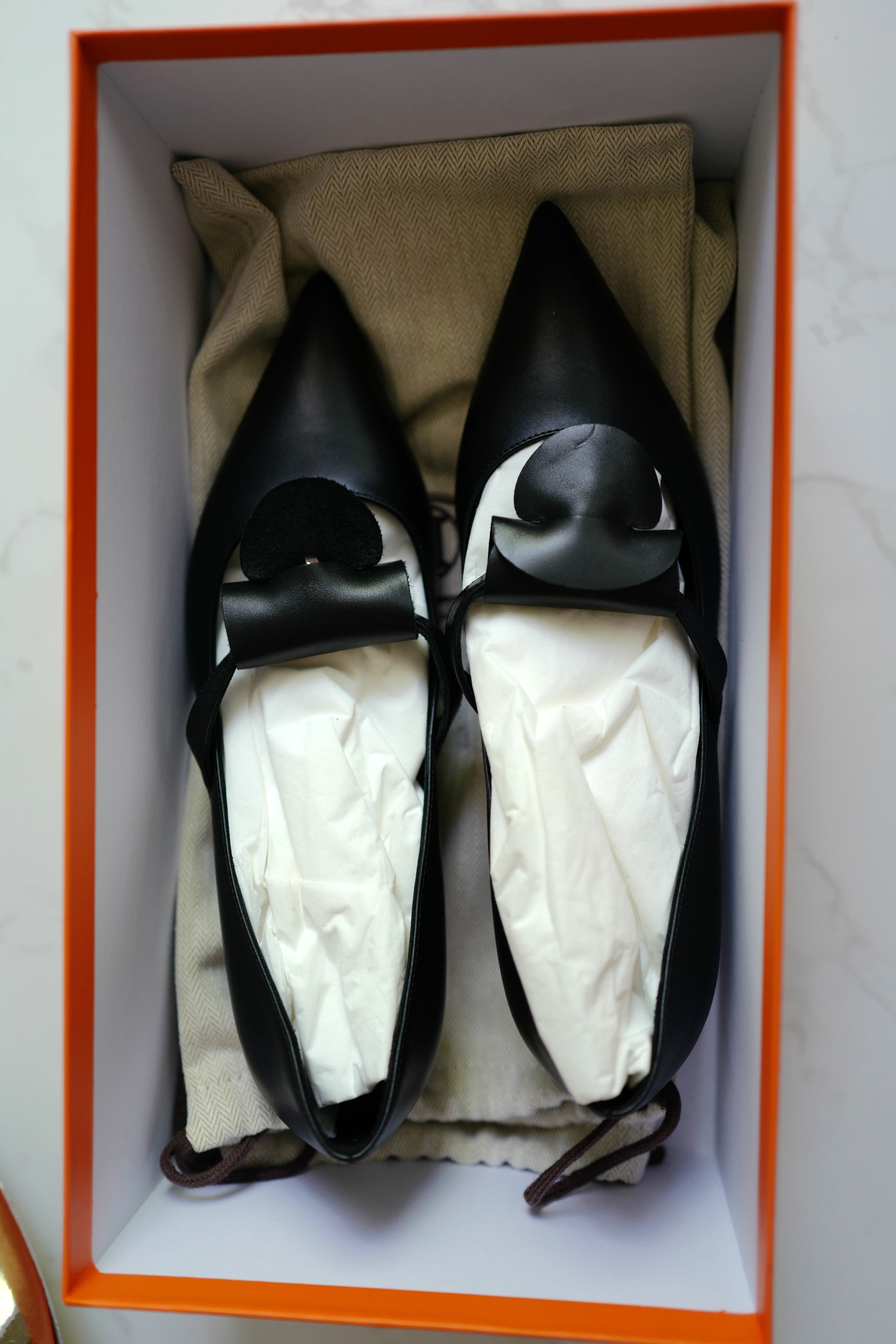 Brand New Hermès Kiara 40 Pumps in Noir Size 37.5