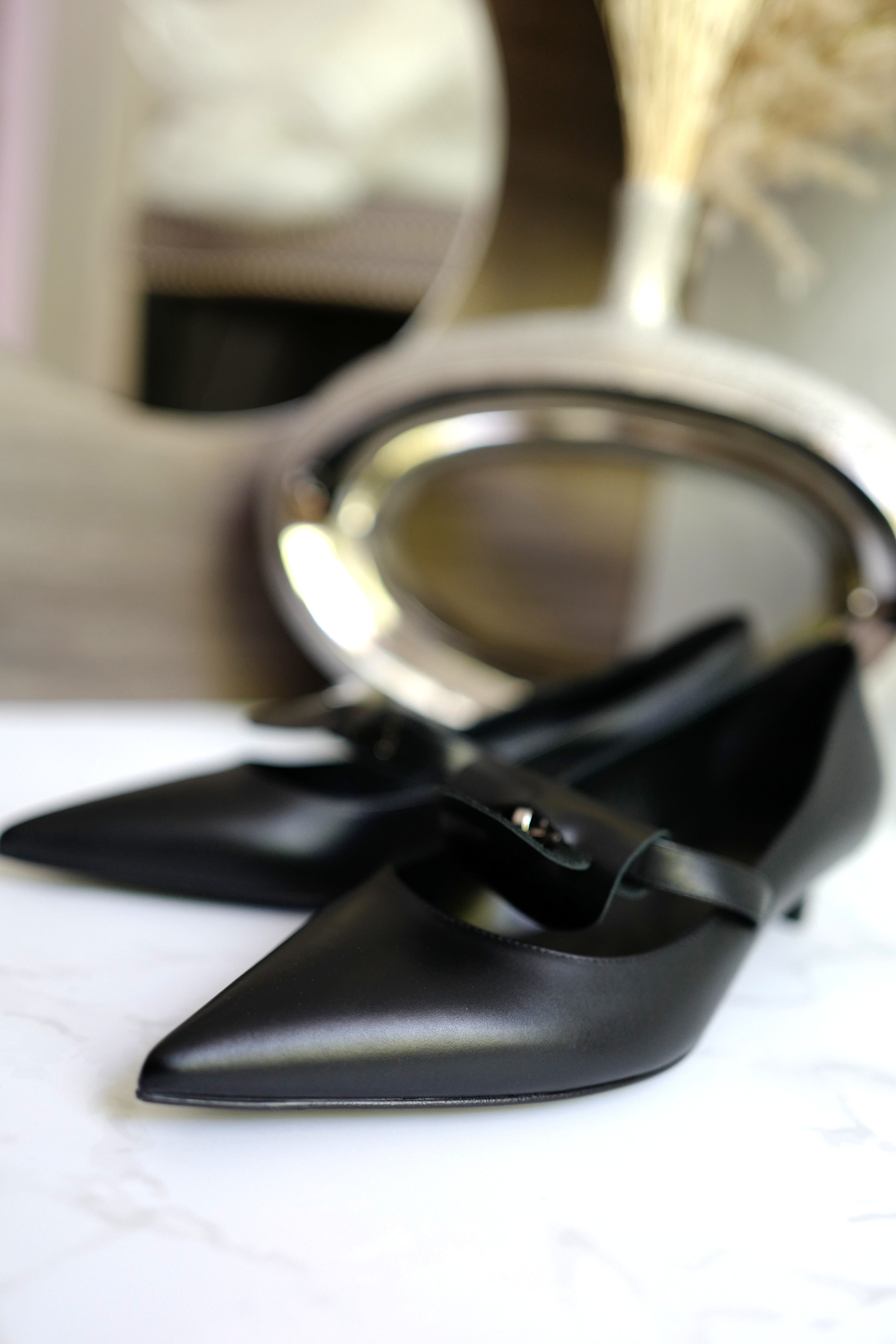 Brand New Hermès Kiara 40 Pumps in Noir Size 37.5