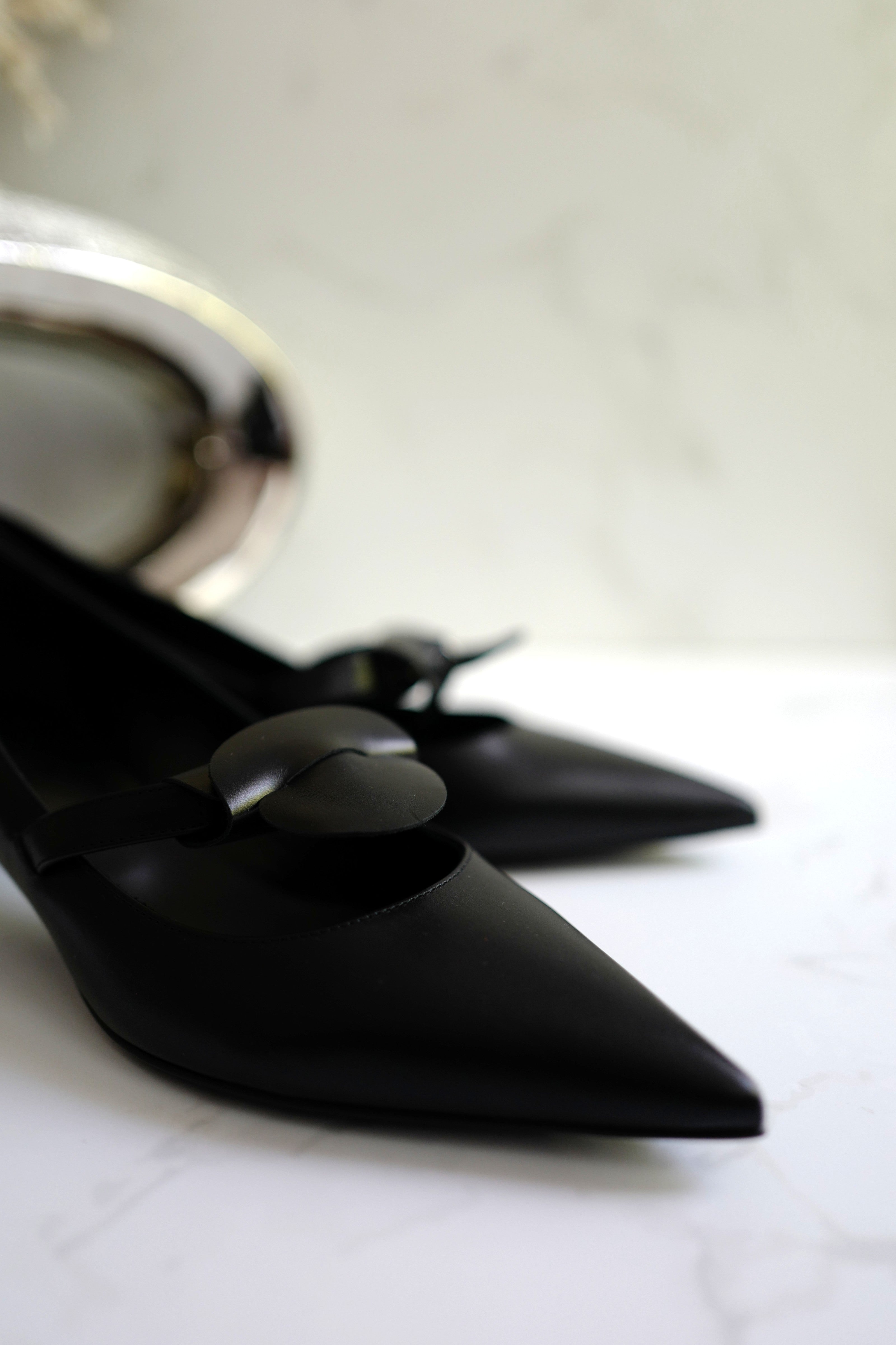Brand New Hermès Kiara 40 Pumps in Noir Size 37.5
