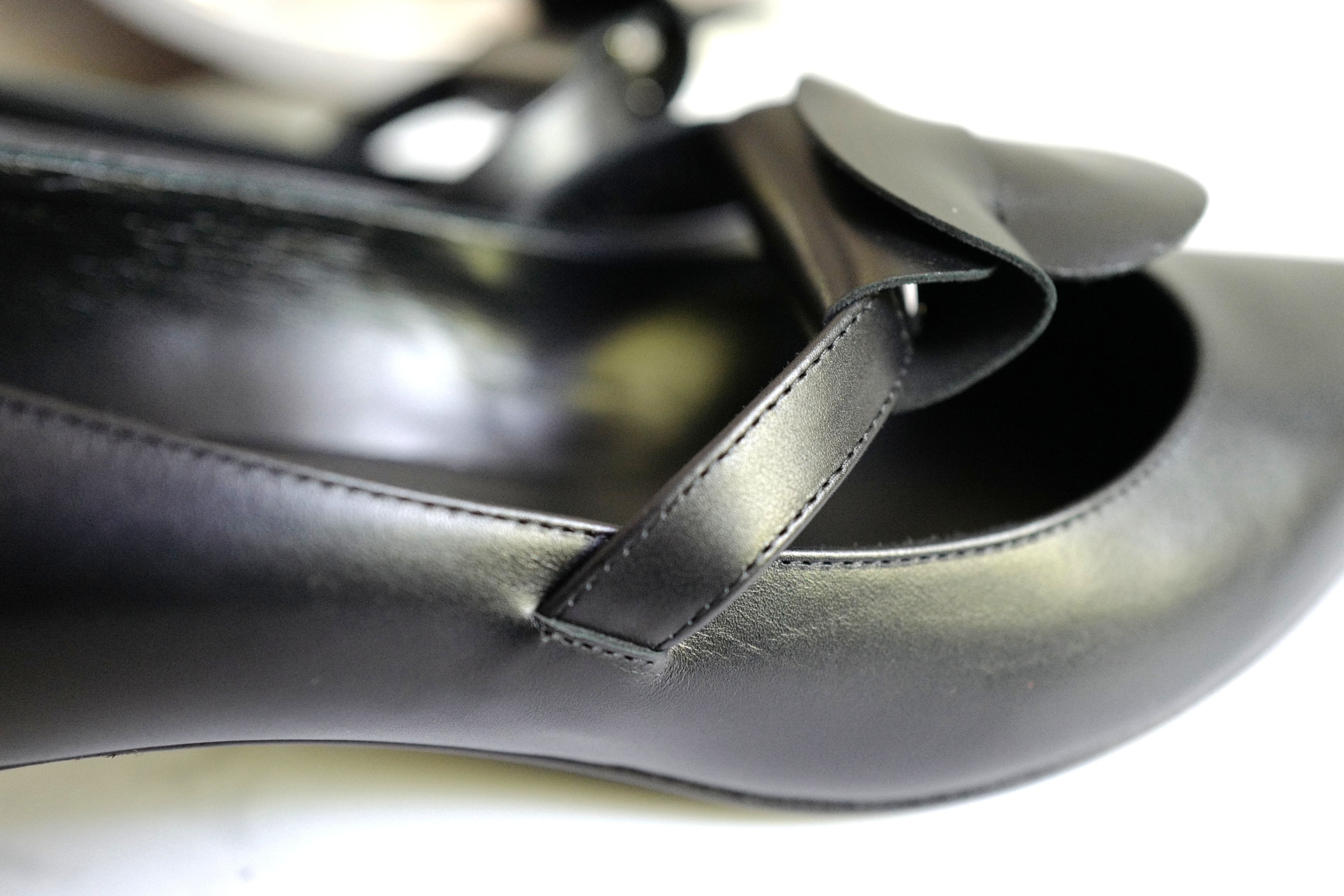 Brand New Hermès Kiara 40 Pumps in Noir Size 37.5