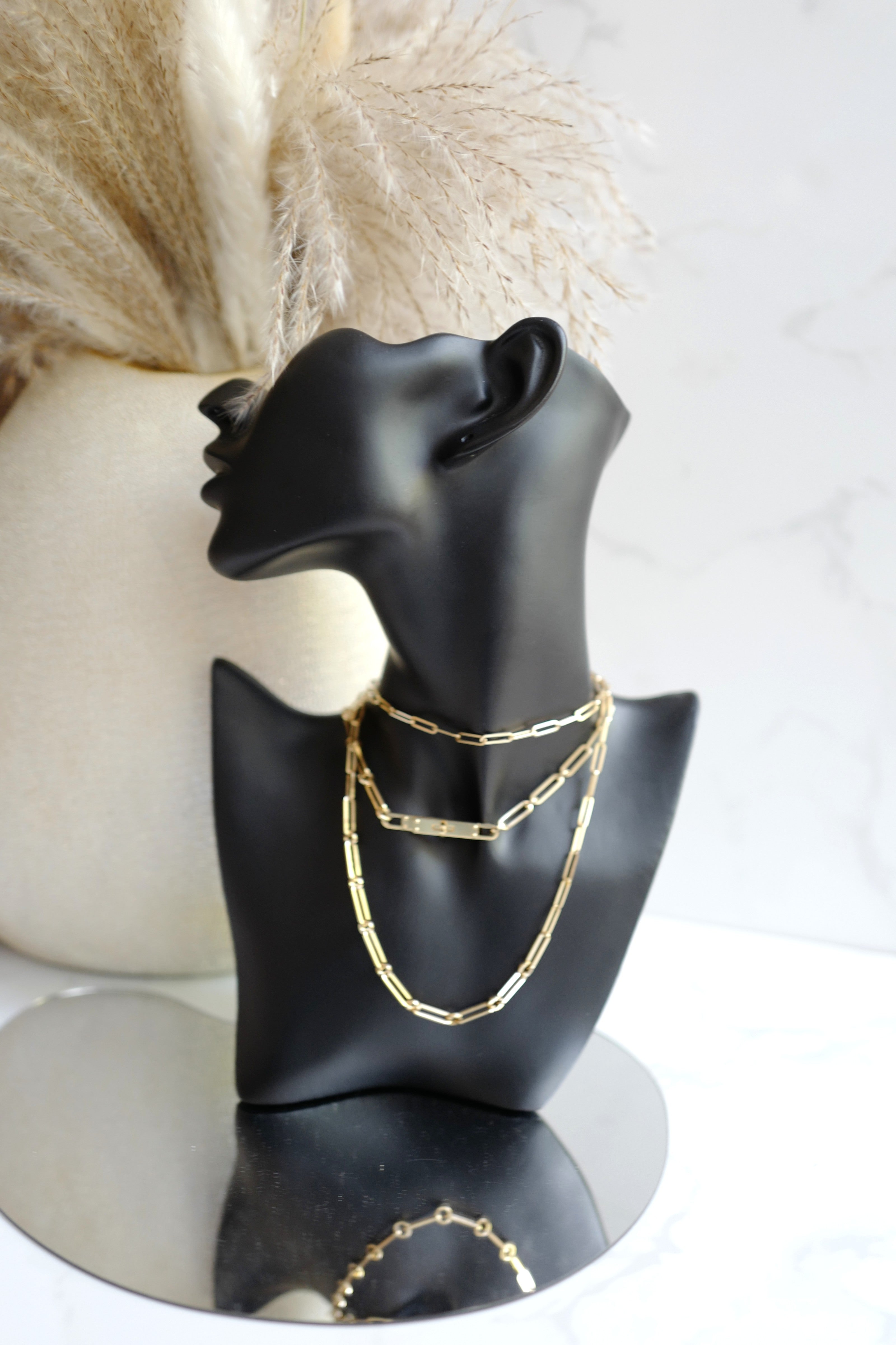 Brand NEW Hermès Kelly Long Chaine Necklace in Gold, New Model