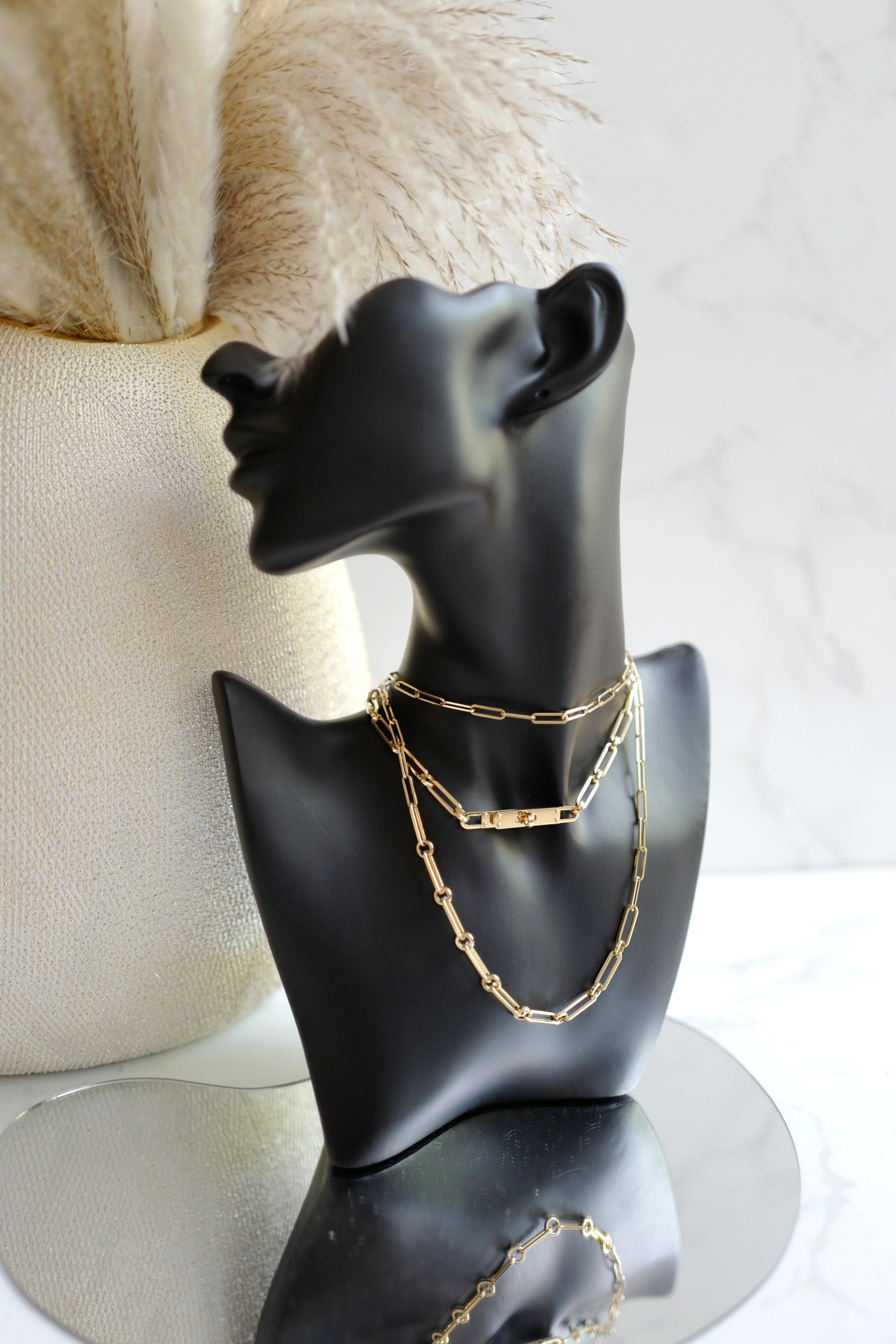 Brand NEW Hermès Kelly Long Chaine Necklace in Gold, New Model