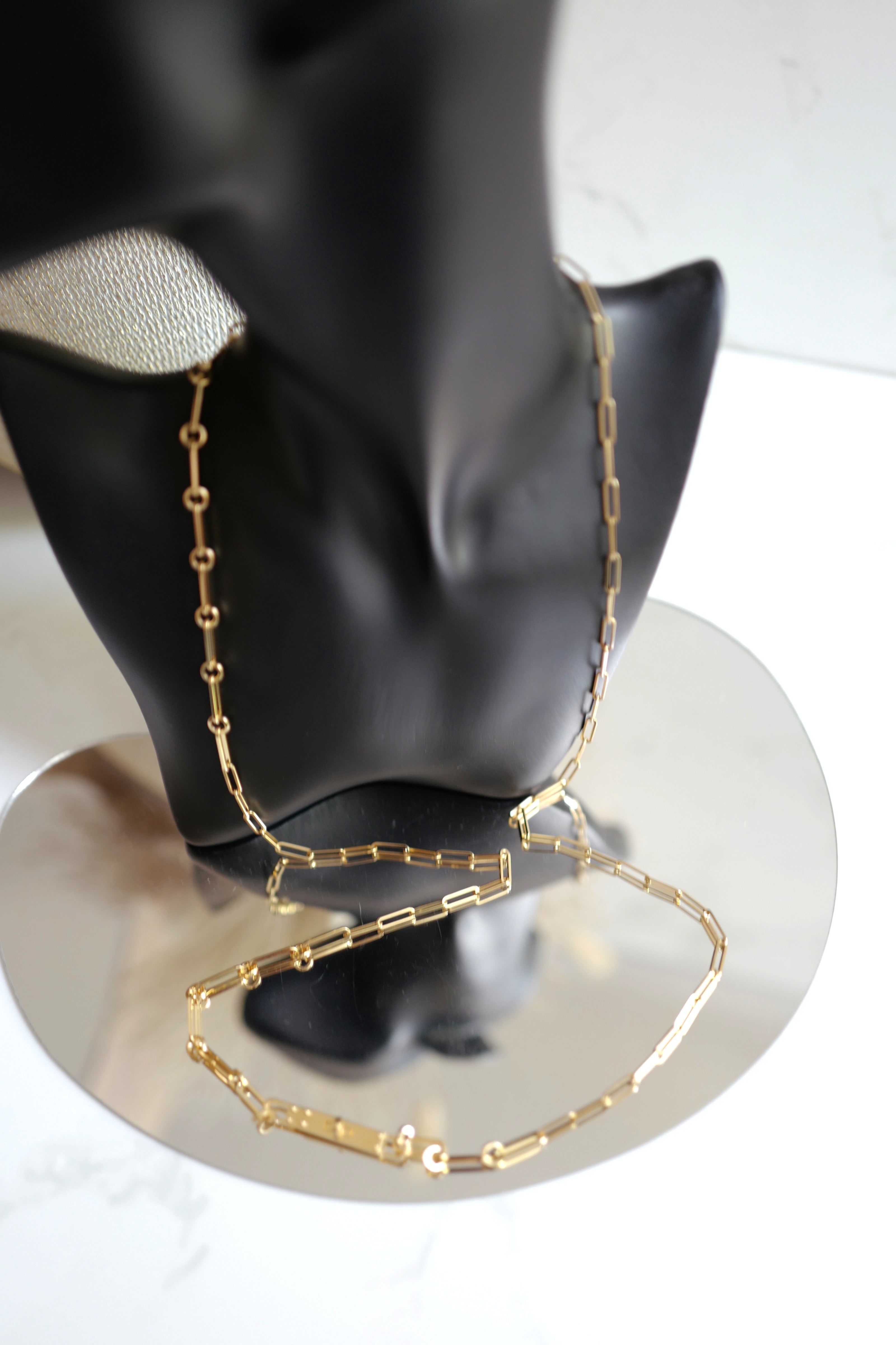 Brand NEW Hermès Kelly Long Chaine Necklace in Gold, New Model