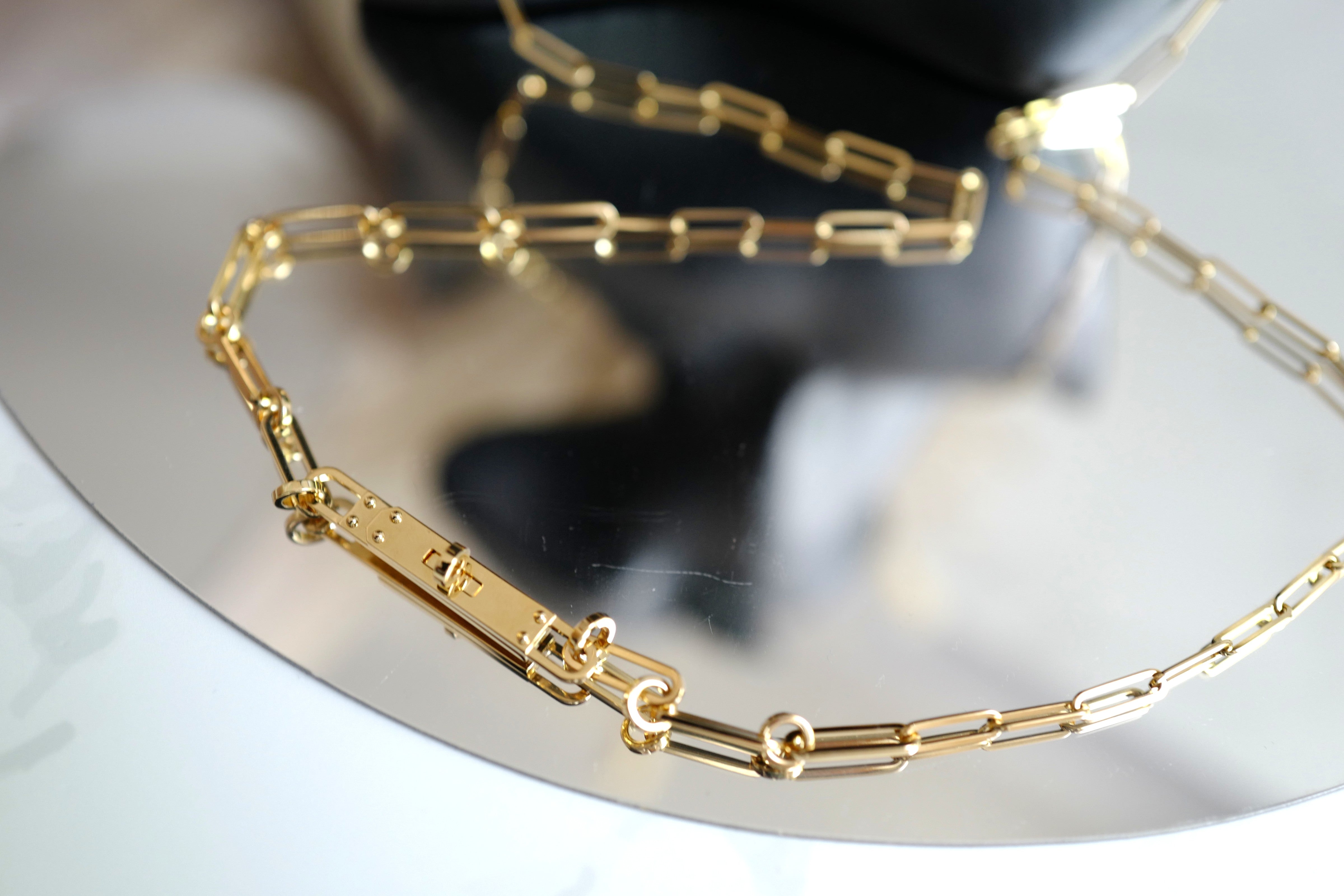 Brand NEW Hermès Kelly Long Chaine Necklace in Gold, New Model