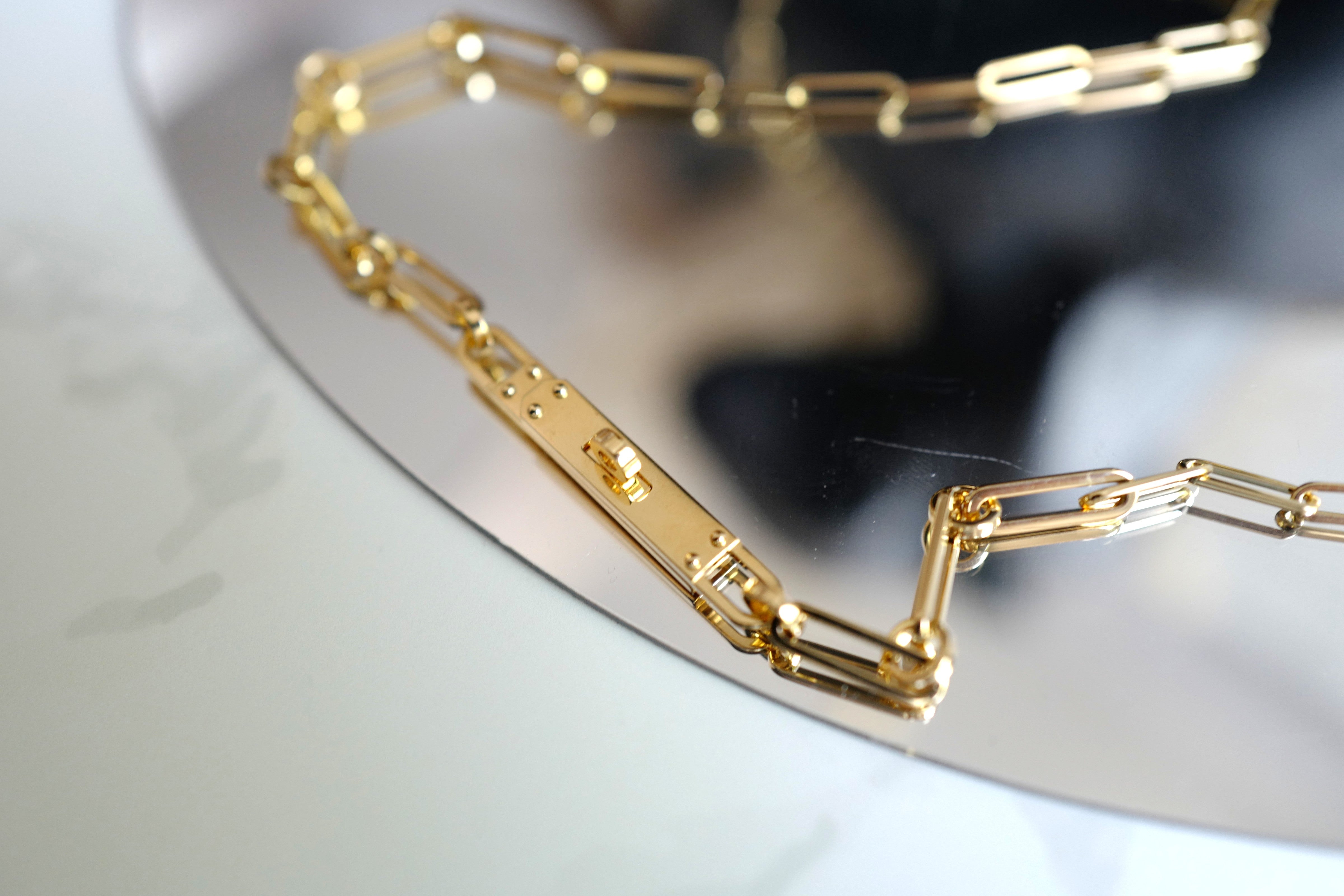 Brand NEW Hermès Kelly Long Chaine Necklace in Gold, New Model