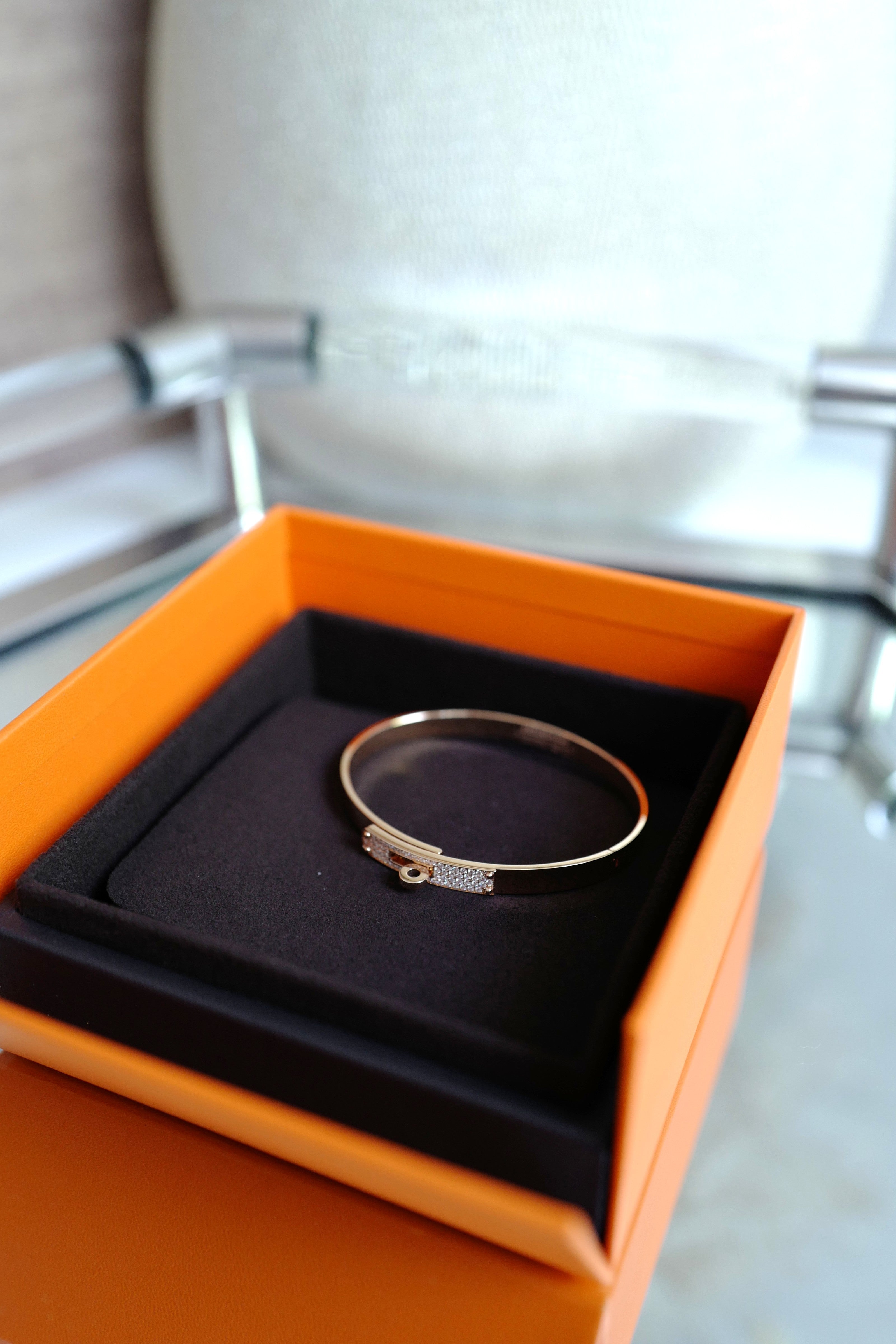 Brand New Hermès Kelly Bracelet With Diamonds in Rose Gold 18K, Small Model SH