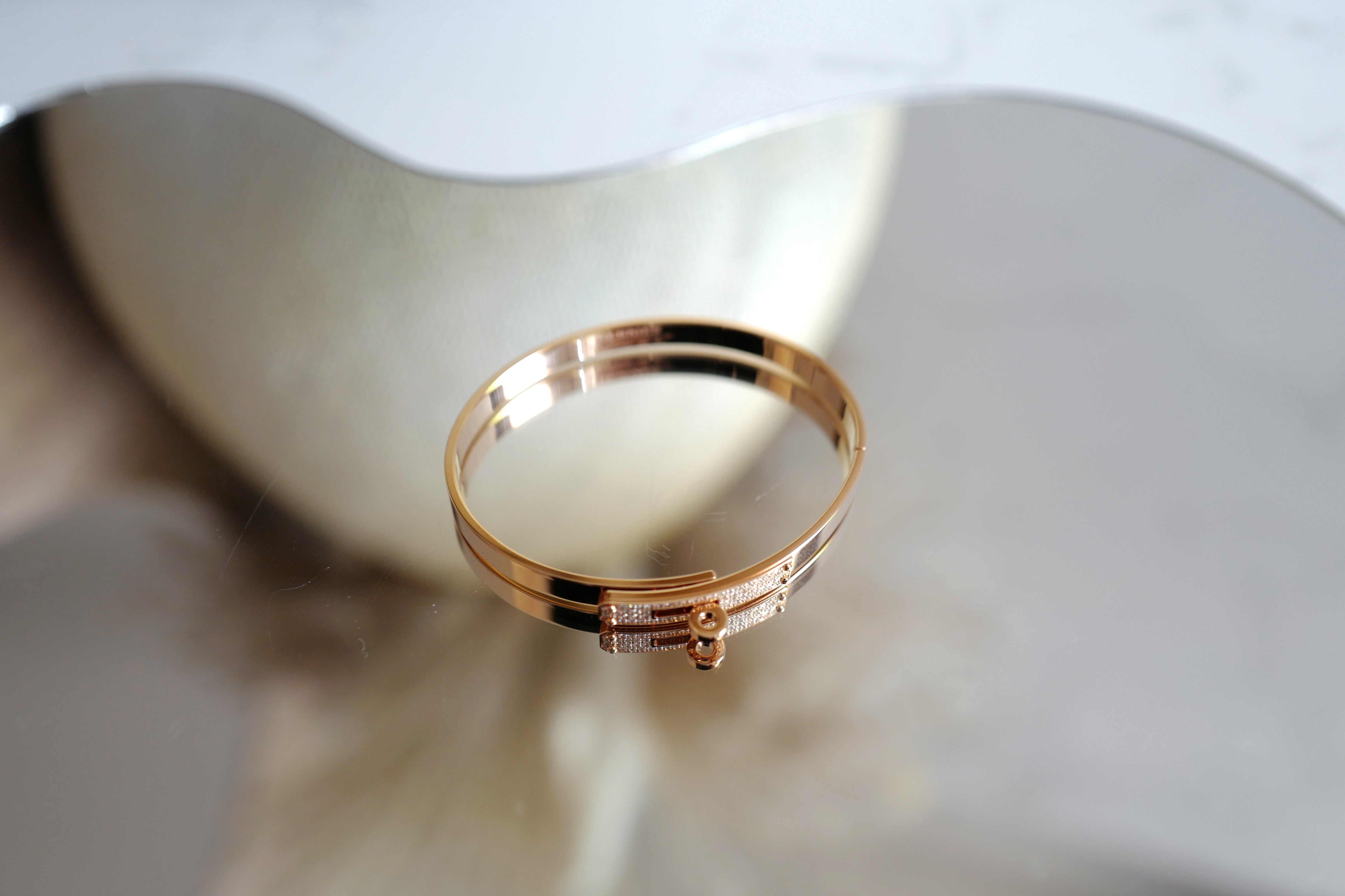 Brand New Hermès Kelly Bracelet With Diamonds in Rose Gold 18K, Small Model SH