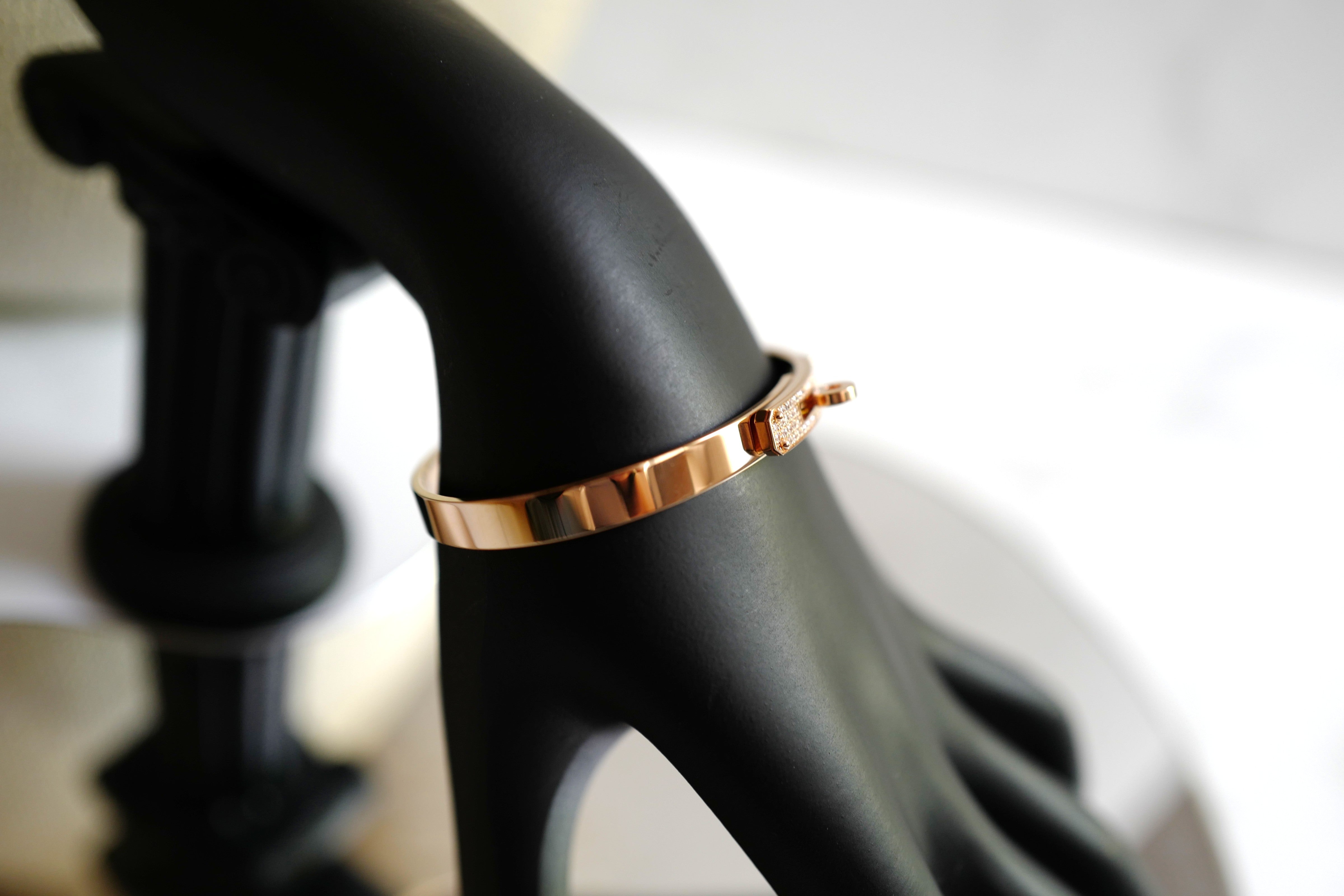 Brand New Hermès Kelly Bracelet With Diamonds in Rose Gold 18K, Small Model SH