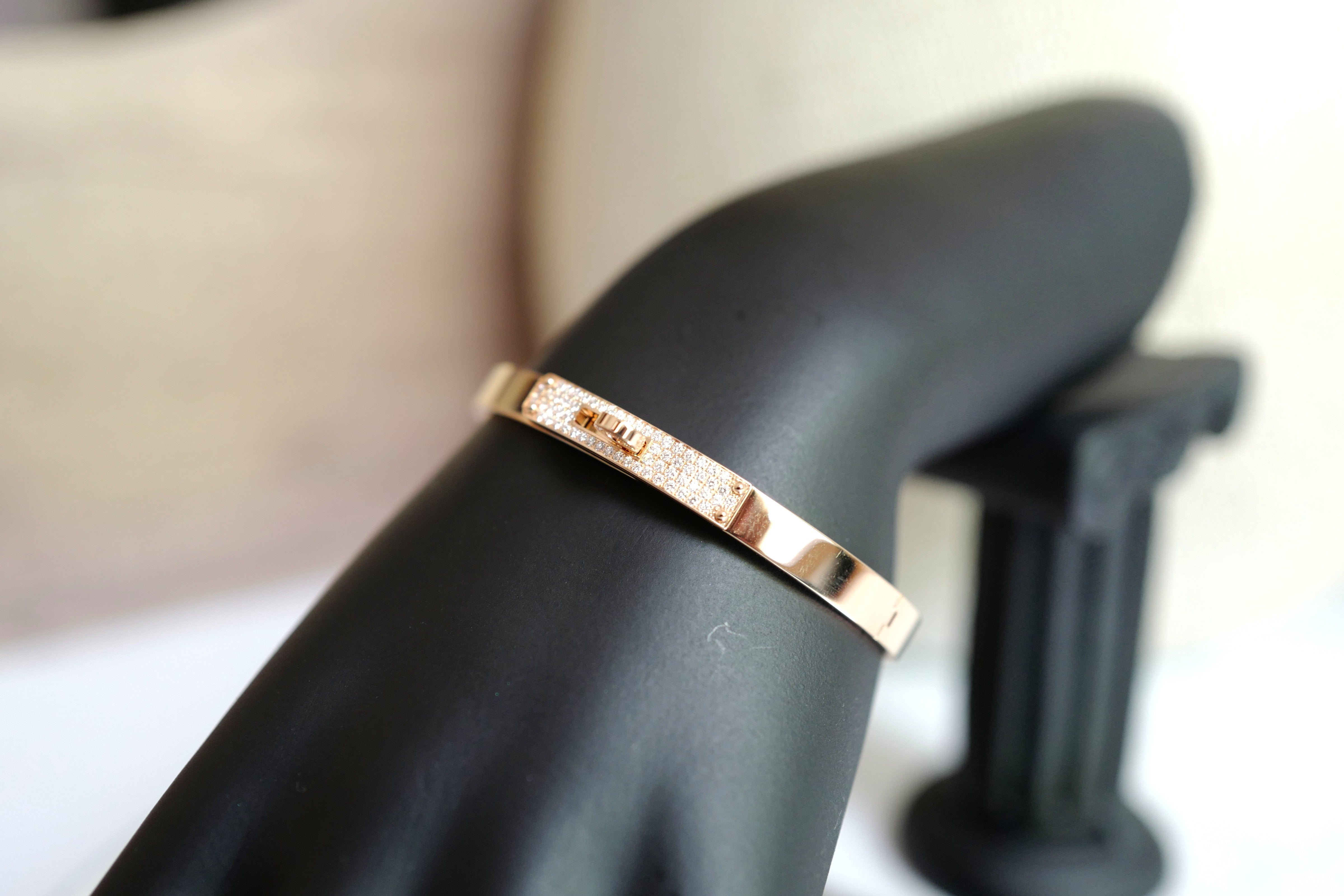 Brand New Hermès Kelly Bracelet With Diamonds in Rose Gold 18K, Small Model SH