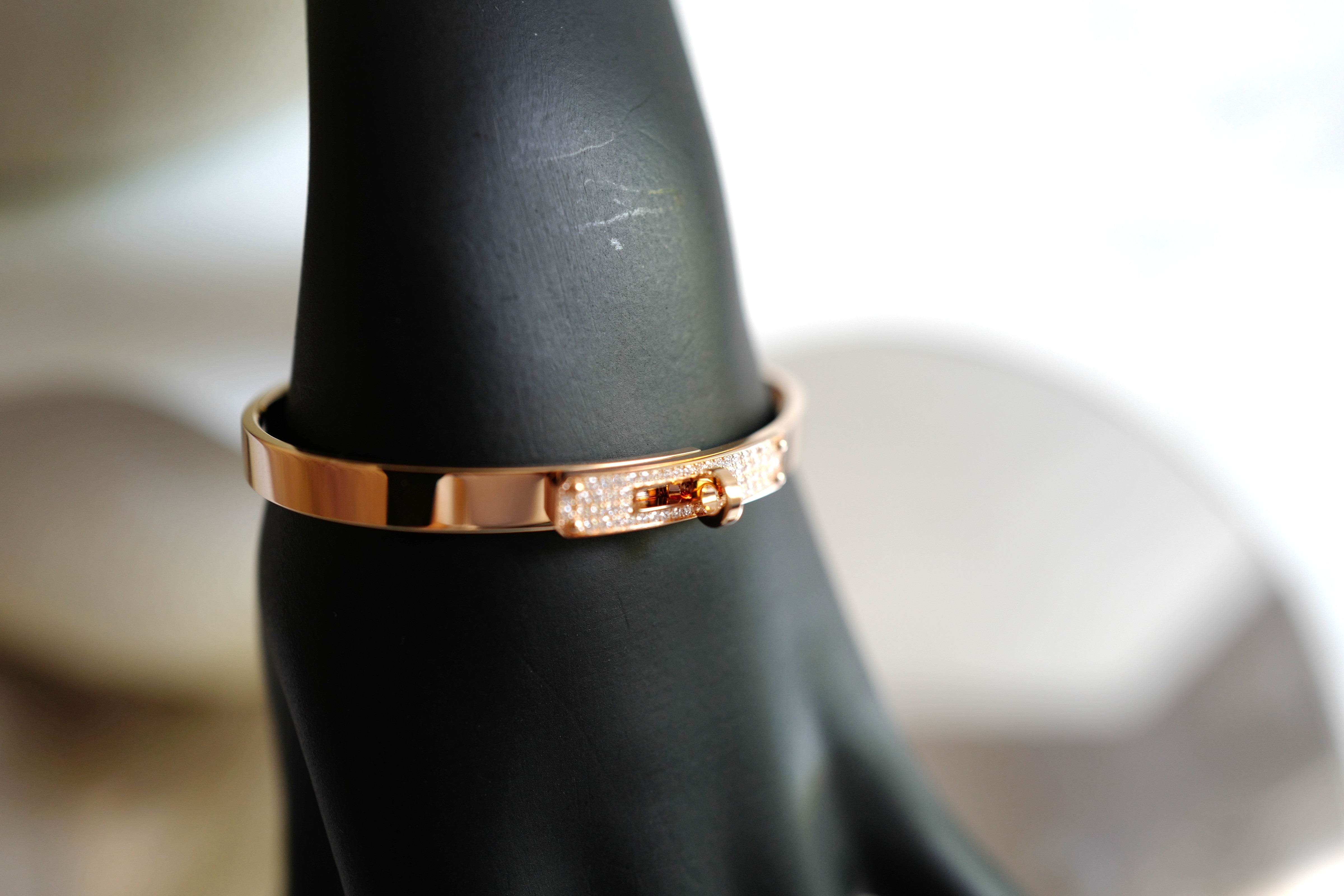 Brand New Hermès Kelly Bracelet With Diamonds in Rose Gold 18K, Small Model SH